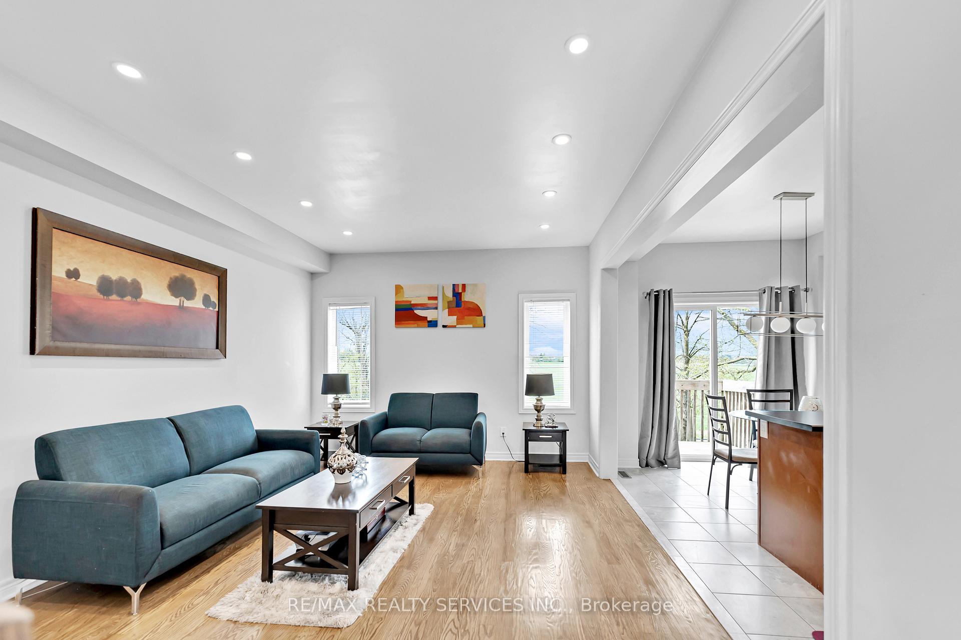 Photo 9 of 36 Forsyth Crescent, Barrie, West Bayfield — HOMEH