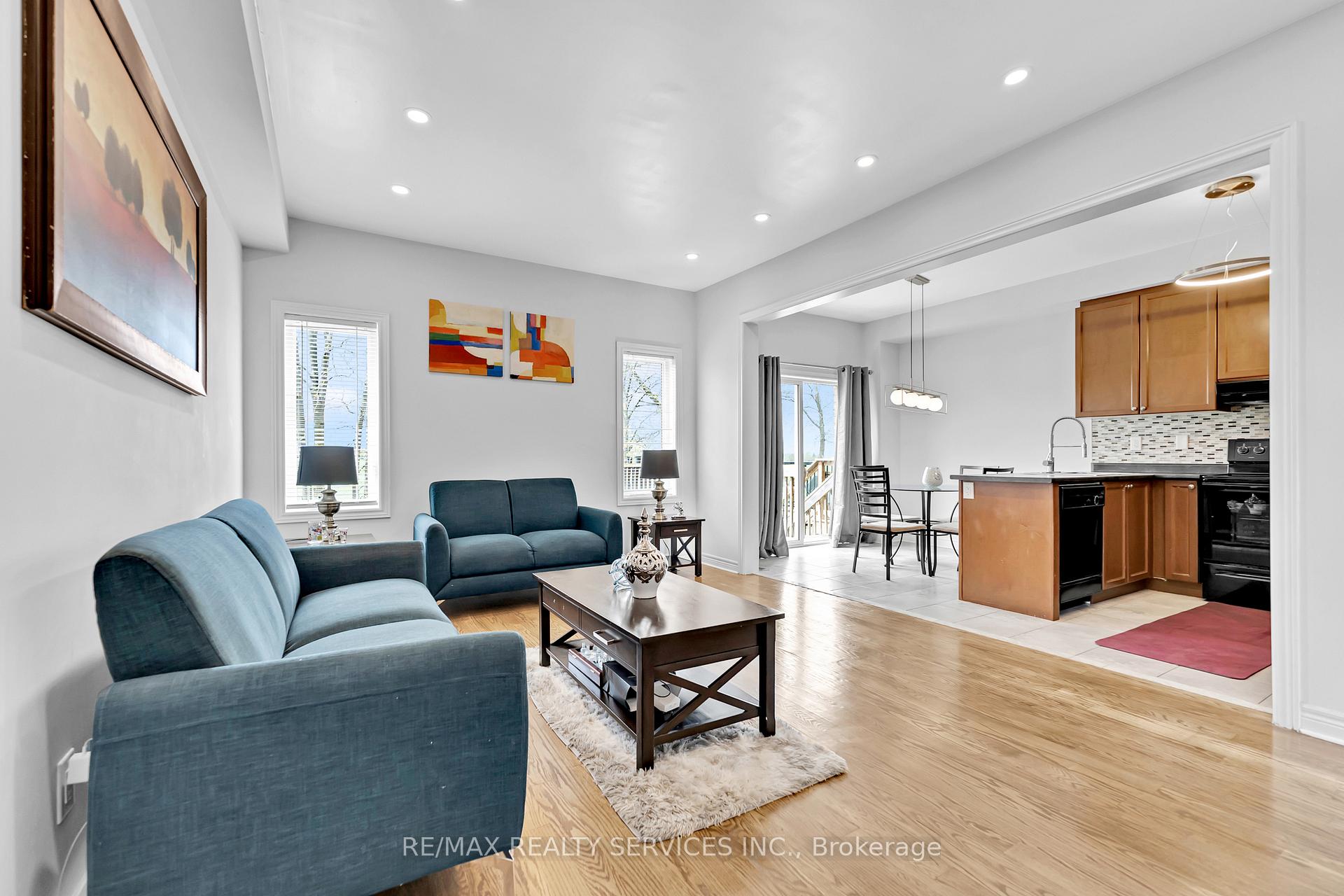 Photo 10 of 36 Forsyth Crescent, Barrie, West Bayfield — HOMEH