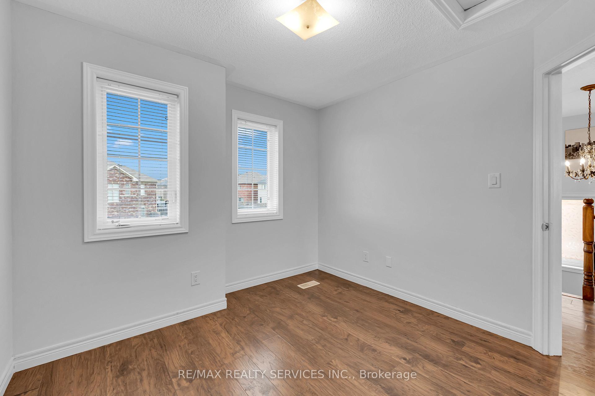 Photo 23 of 36 Forsyth Crescent, Barrie, West Bayfield — HOMEH