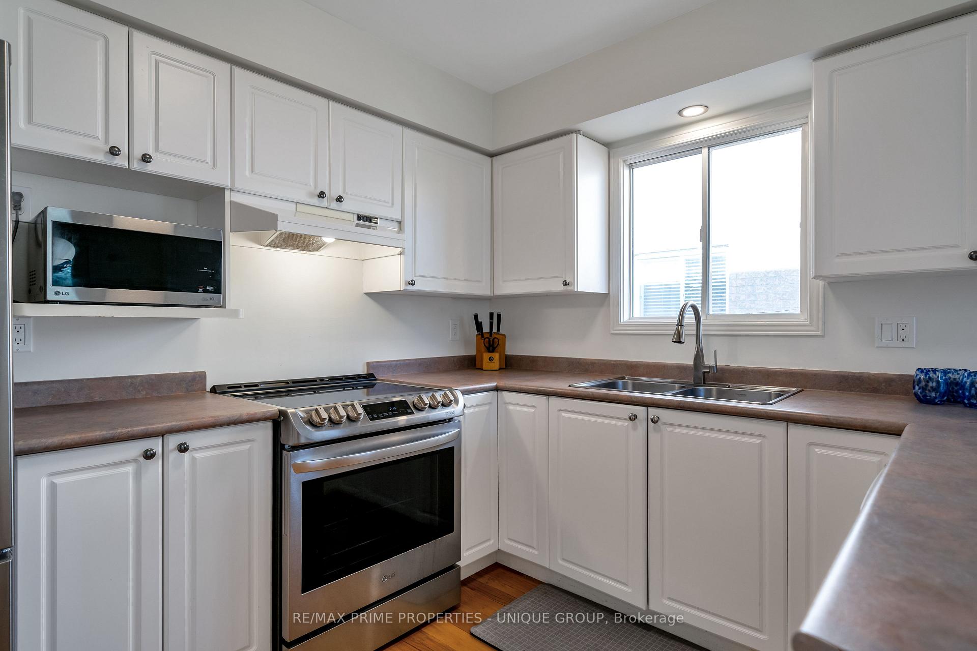 Photo 10 of 75 Avondale Drive, Clarington, Courtice — HOMEH