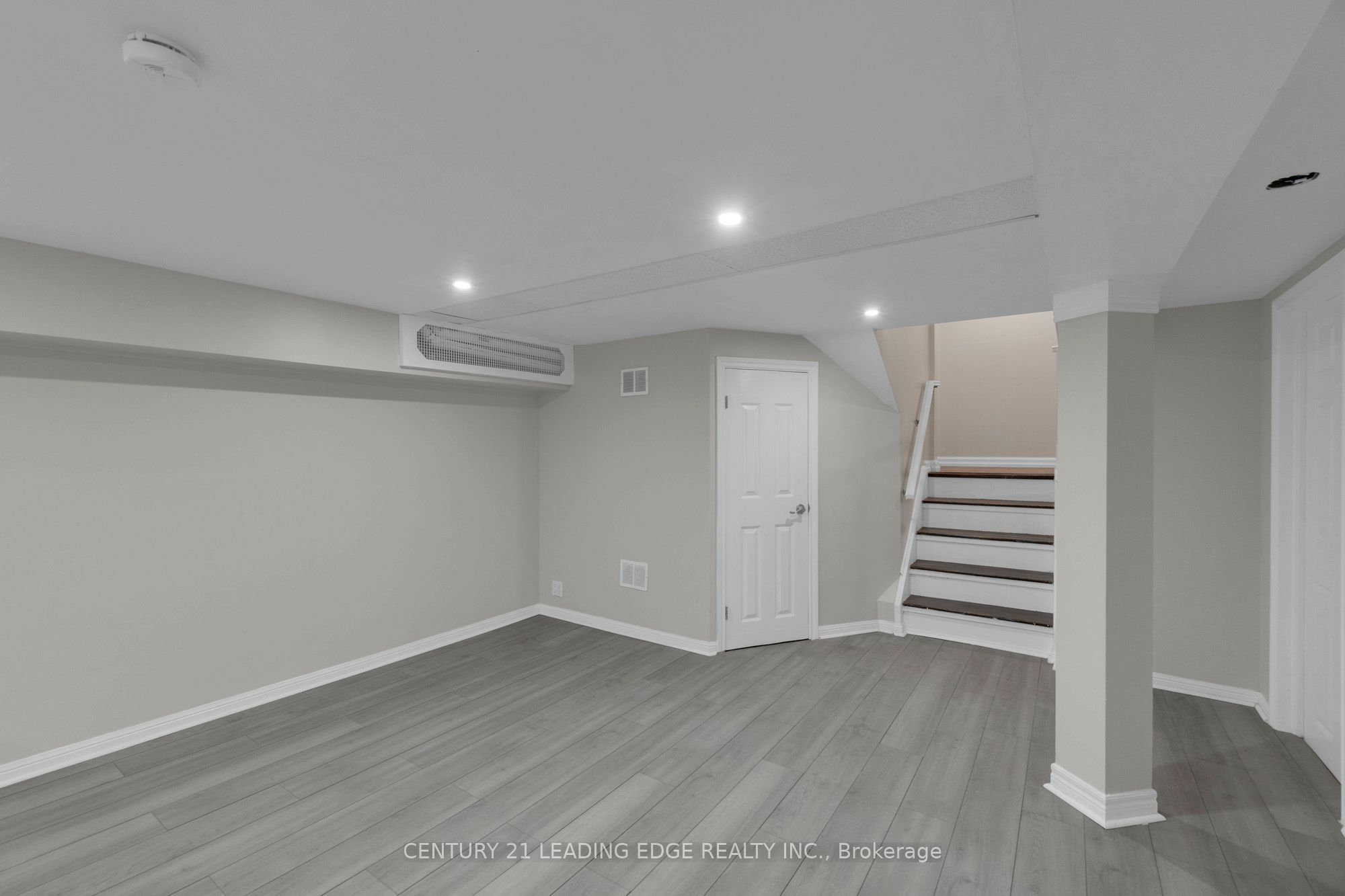 Photo 37 of 35 Benton Street, Brampton, Brampton East — HOMEH