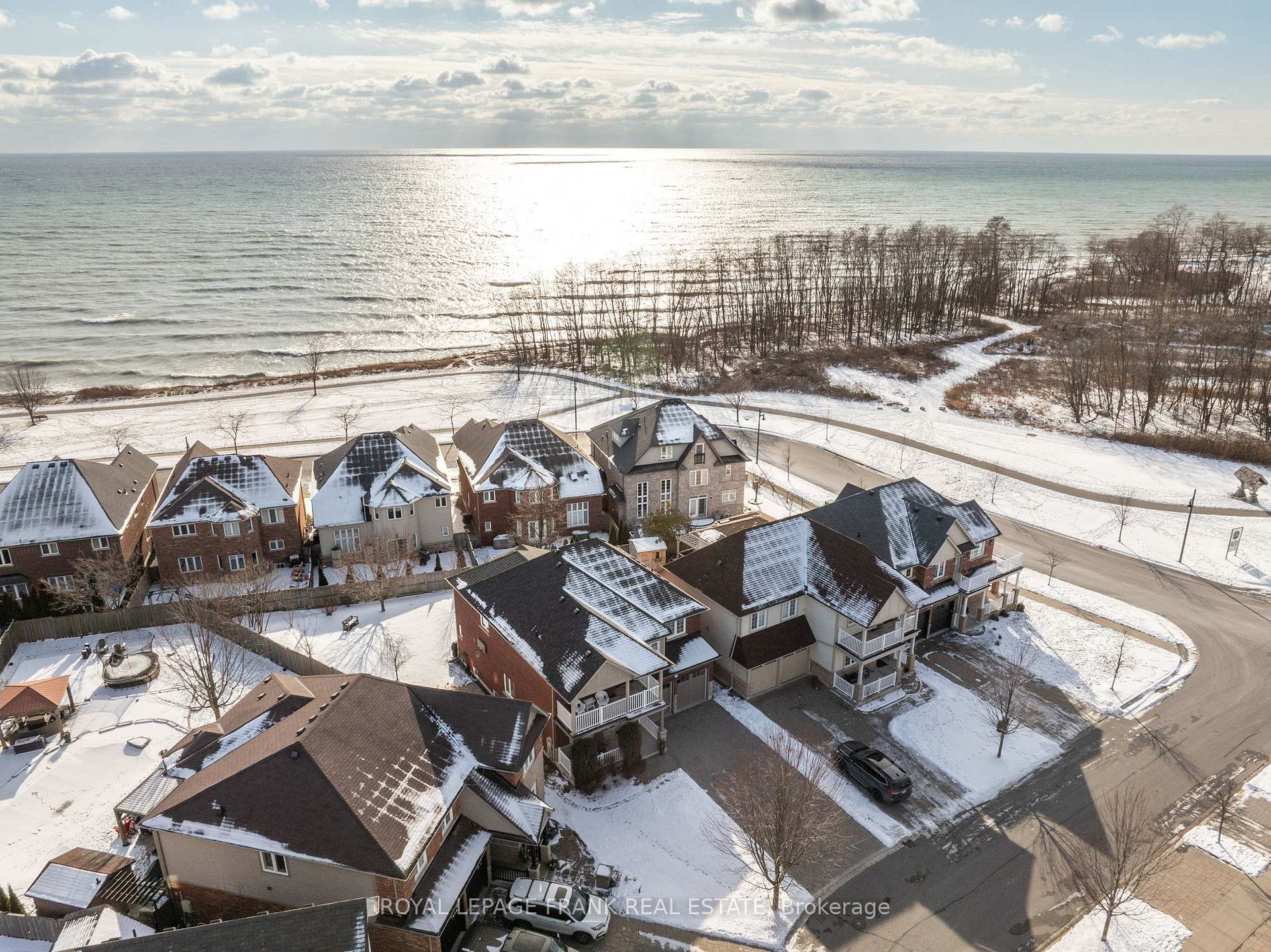 Photo 3 of 11 Donaldson Drive, Clarington, Newcastle — HOMEH
