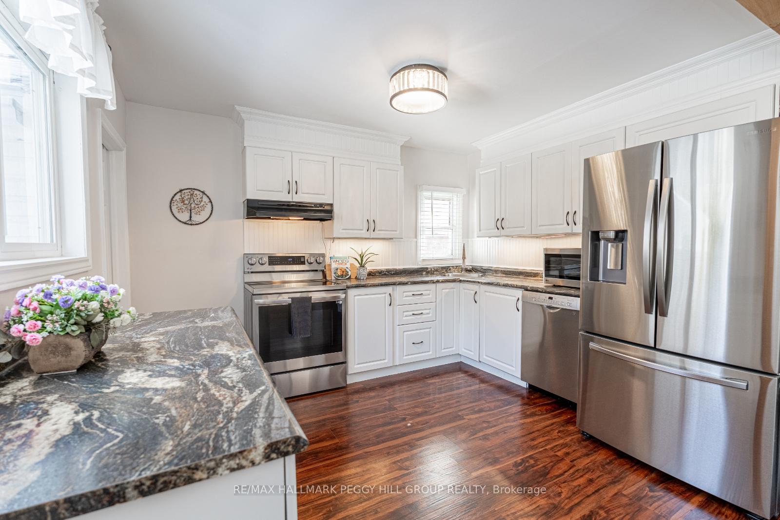 Photo 5 of 210 Southview Road, Barrie, South Shore — HOMEH