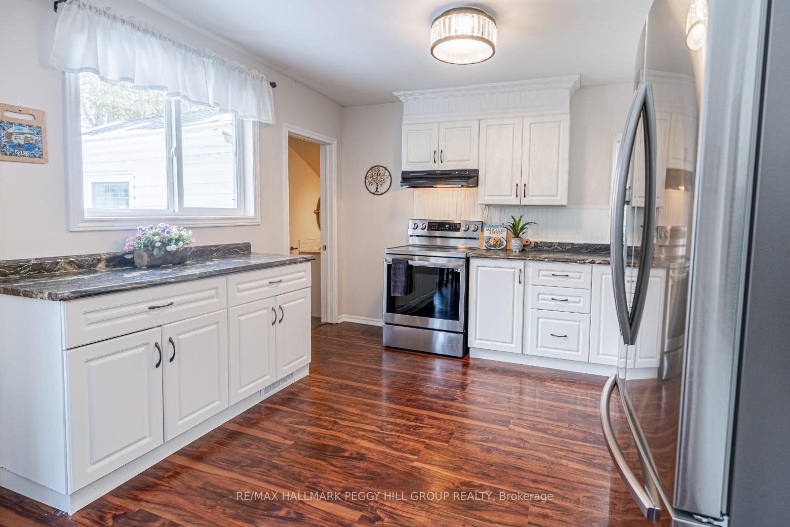 Photo 6 of 210 Southview Road, Barrie, South Shore — HOMEH