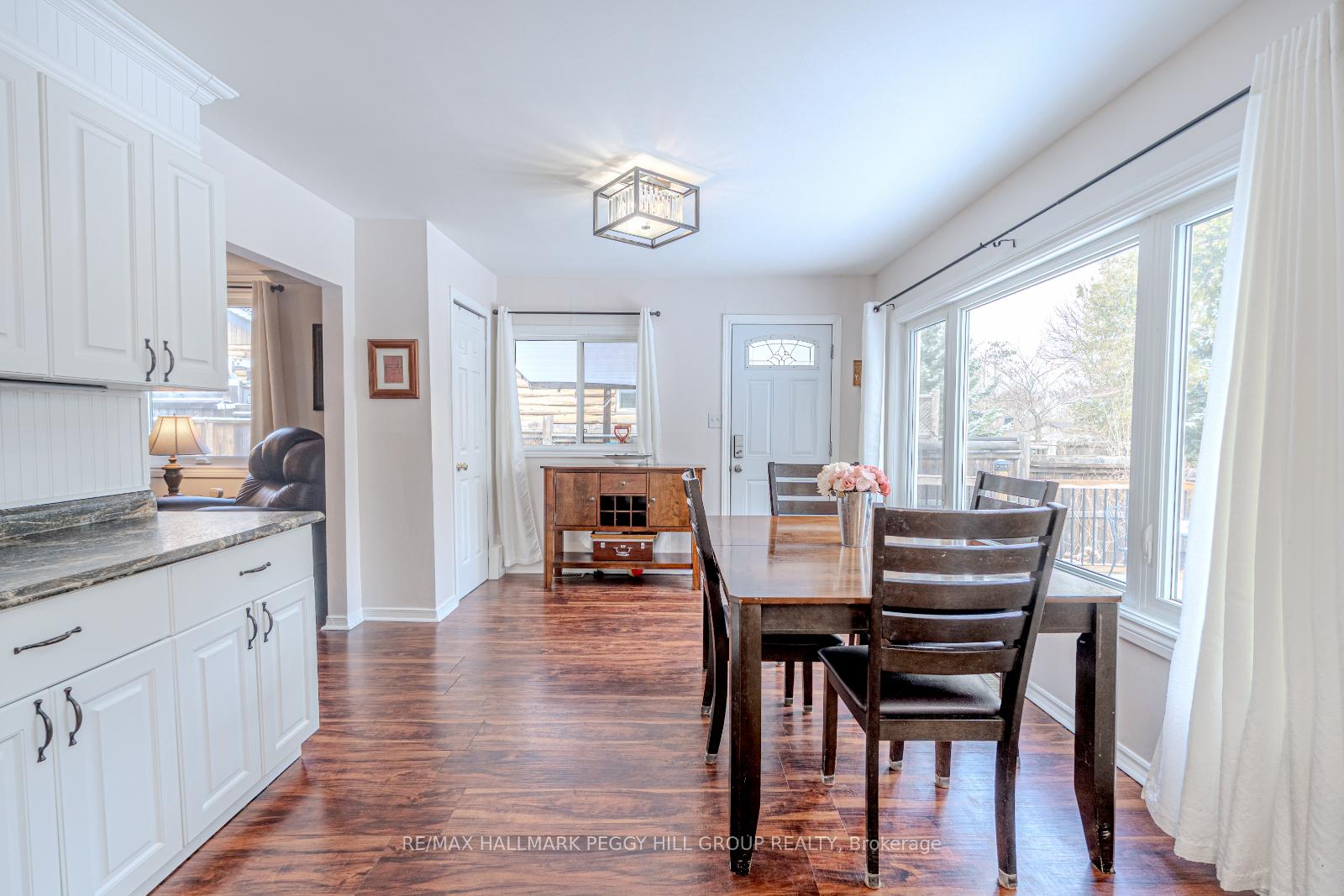 Photo 7 of 210 Southview Road, Barrie, South Shore — HOMEH