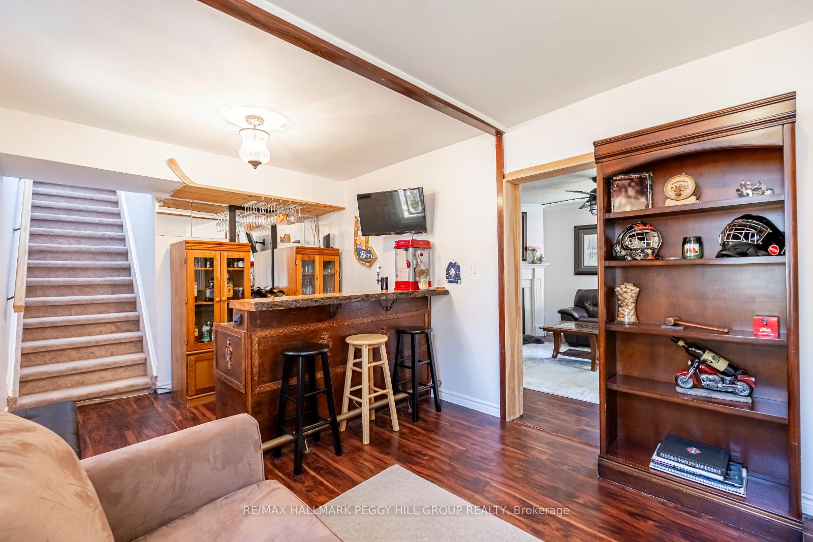 Photo 13 of 210 Southview Road, Barrie, South Shore — HOMEH