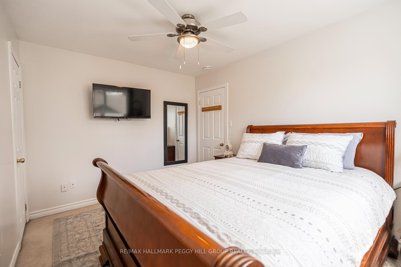 Photo 17 of 210 Southview Road, Barrie, South Shore — HOMEH