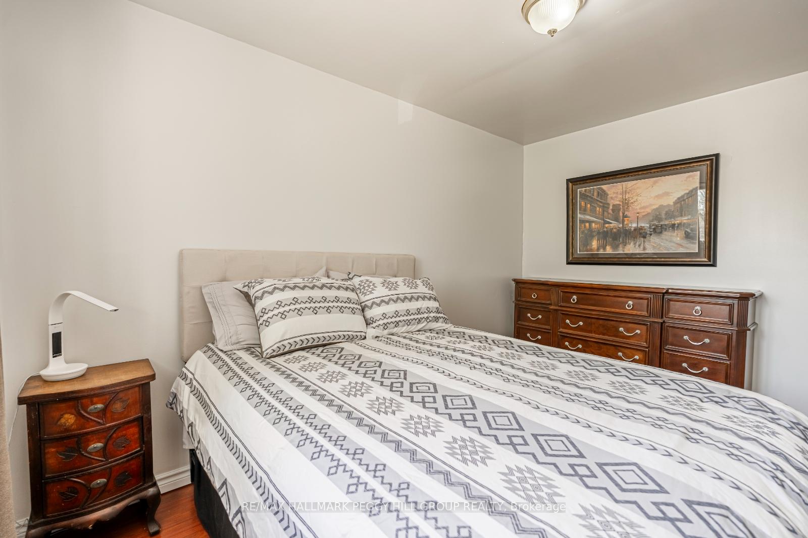 Photo 19 of 210 Southview Road, Barrie, South Shore — HOMEH