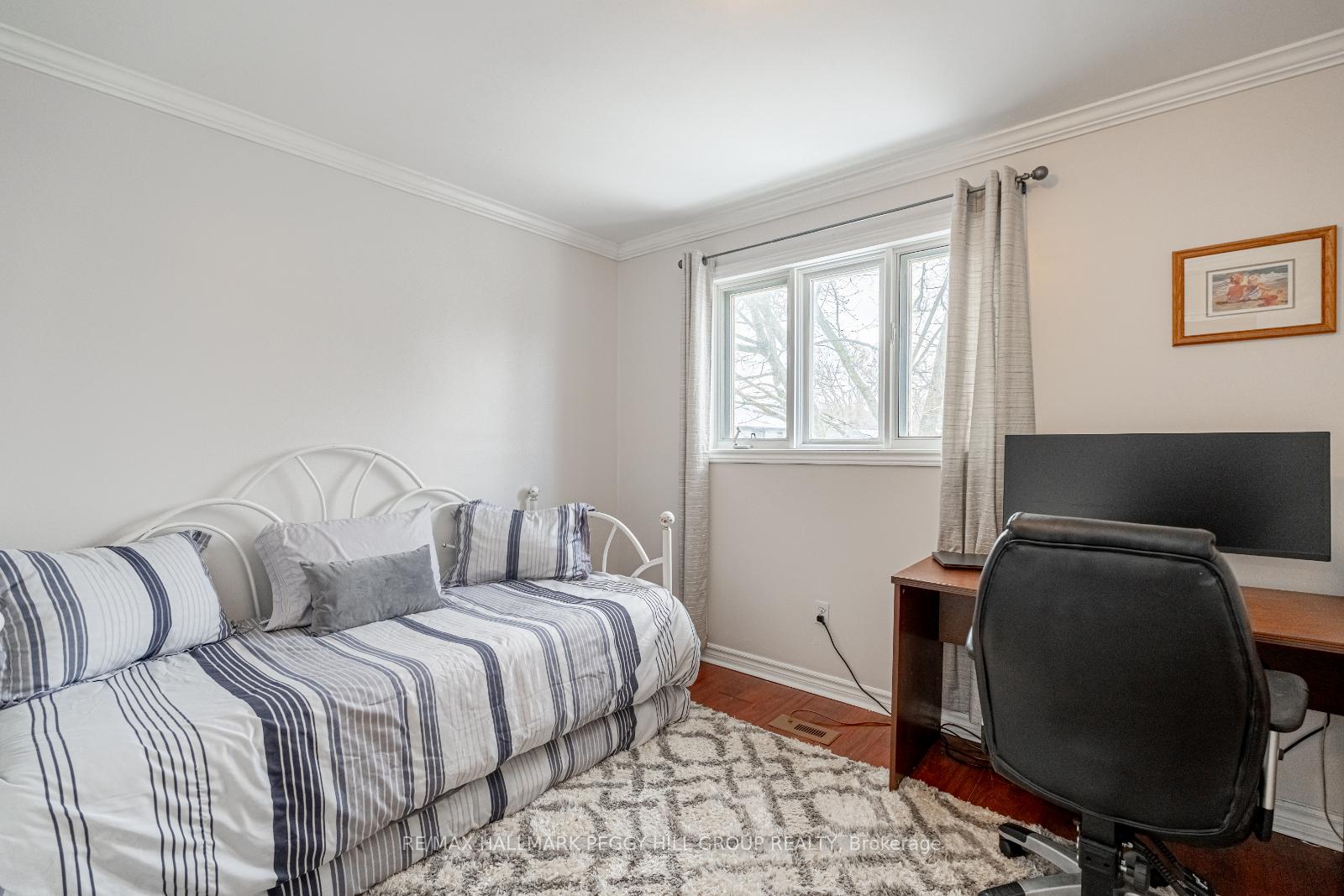 Photo 20 of 210 Southview Road, Barrie, South Shore — HOMEH