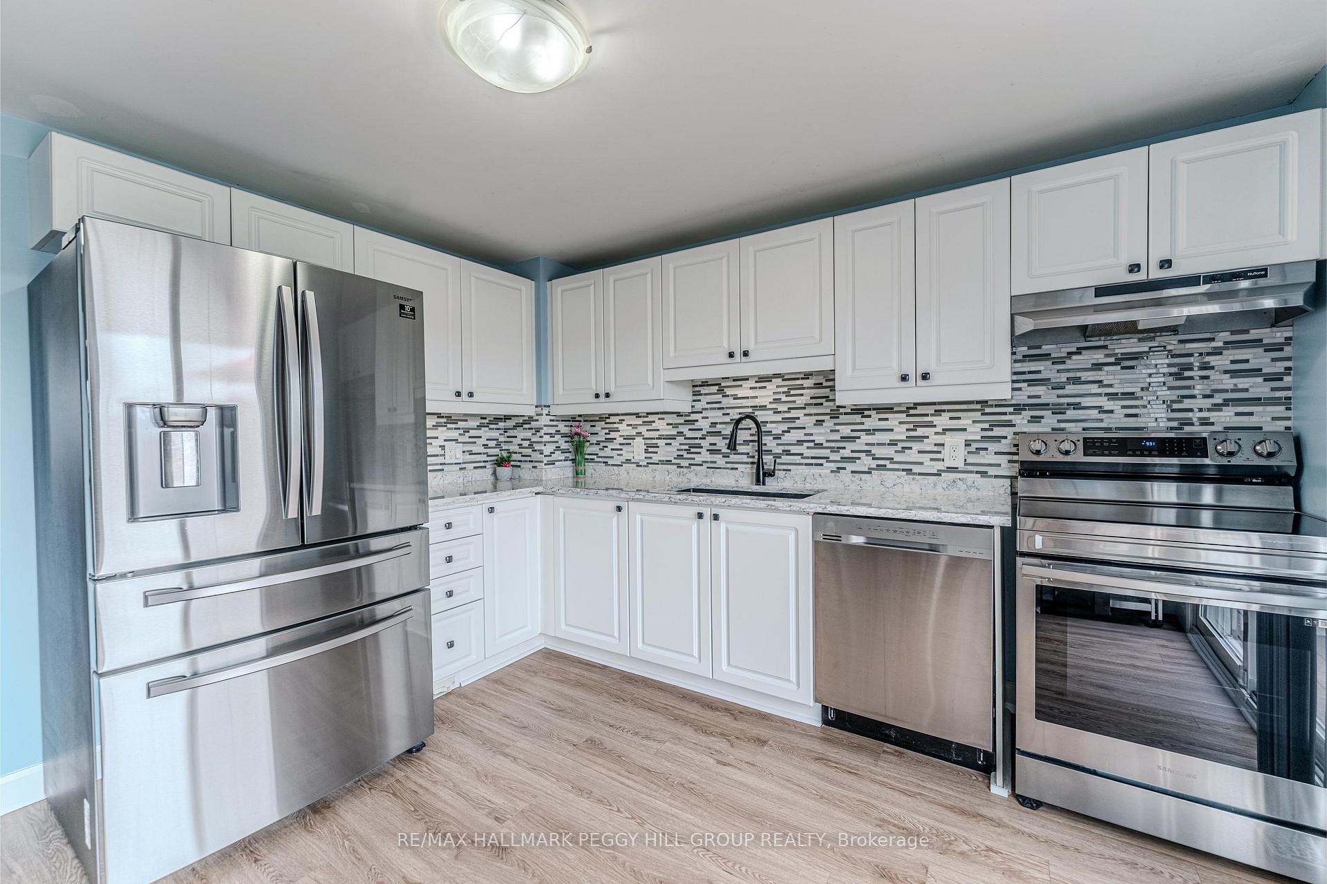 Photo 2 of 147 Nathan Crescent, Barrie, Painswick South — HOMEH