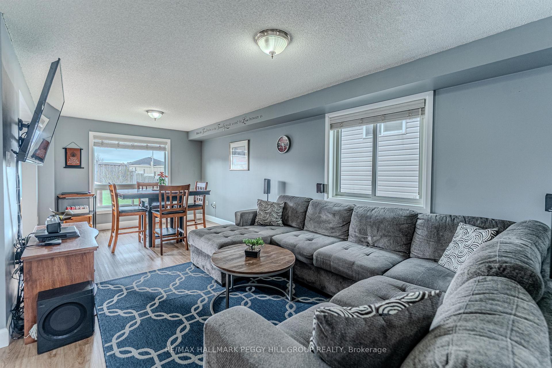 Photo 3 of 147 Nathan Crescent, Barrie, Painswick South — HOMEH