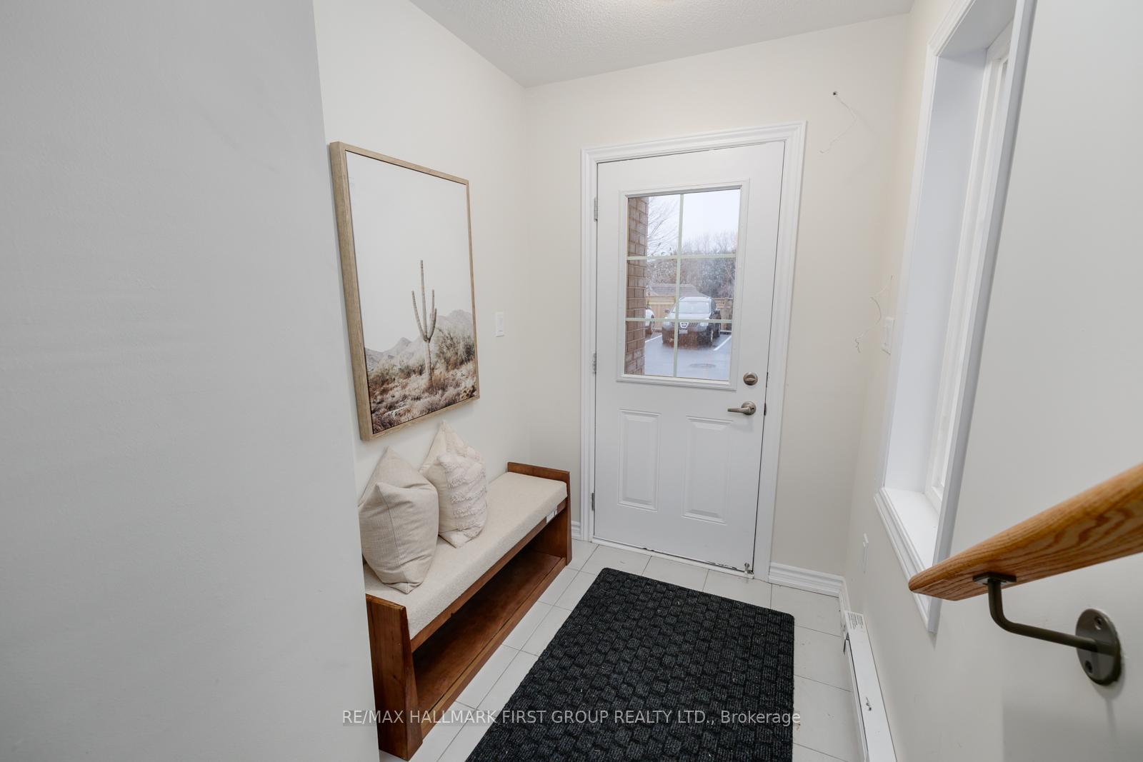 Photo 5 of 23 Senay Circle, Clarington, Courtice — HOMEH