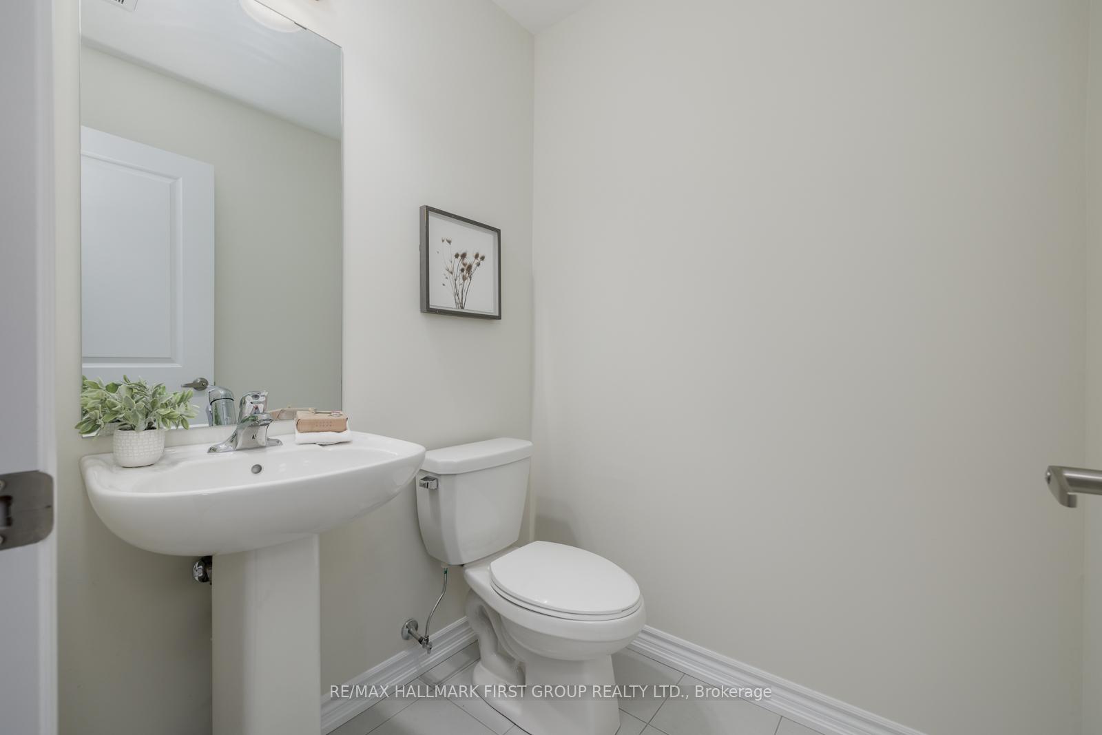 Photo 13 of 23 Senay Circle, Clarington, Courtice — HOMEH