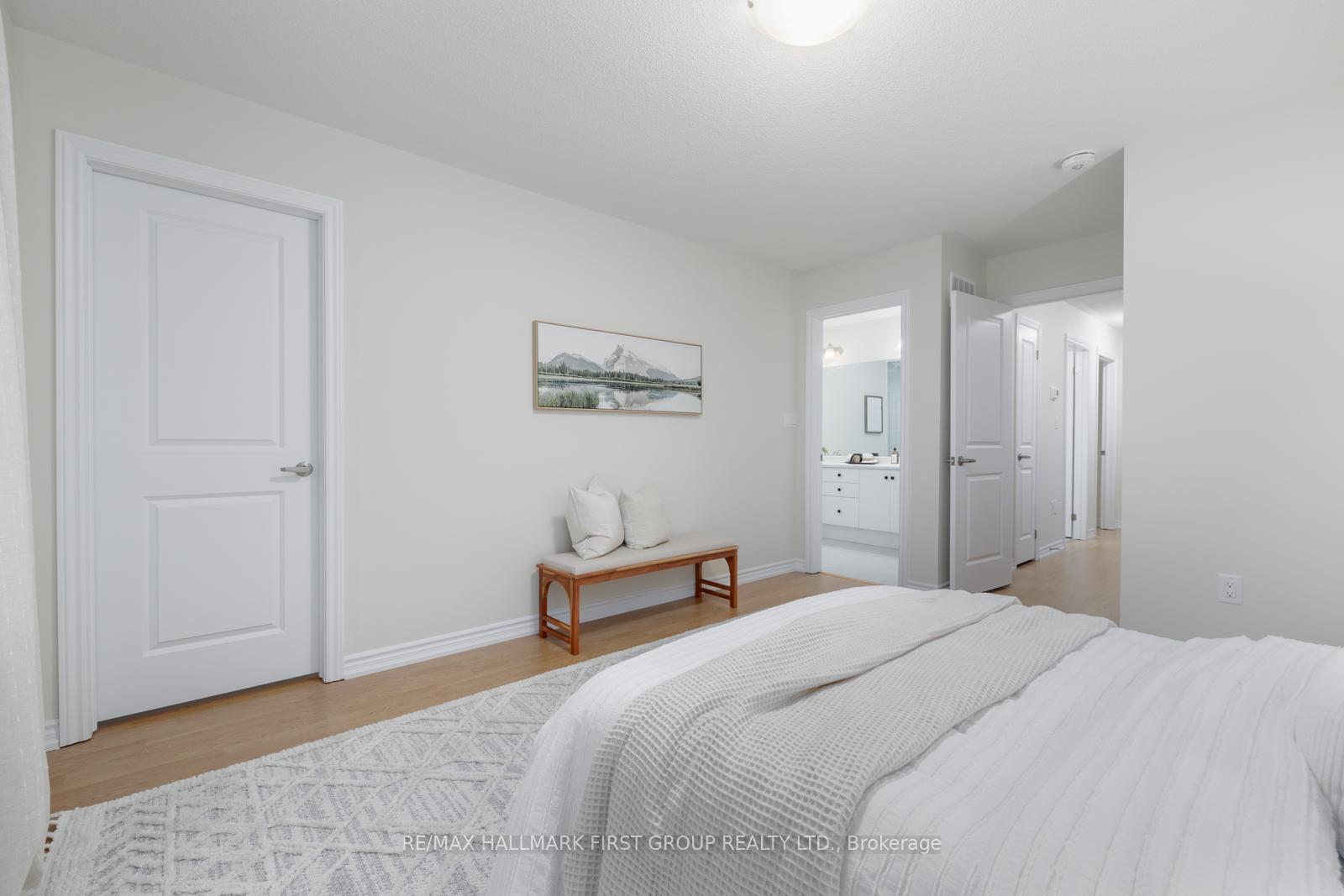 Photo 17 of 23 Senay Circle, Clarington, Courtice — HOMEH