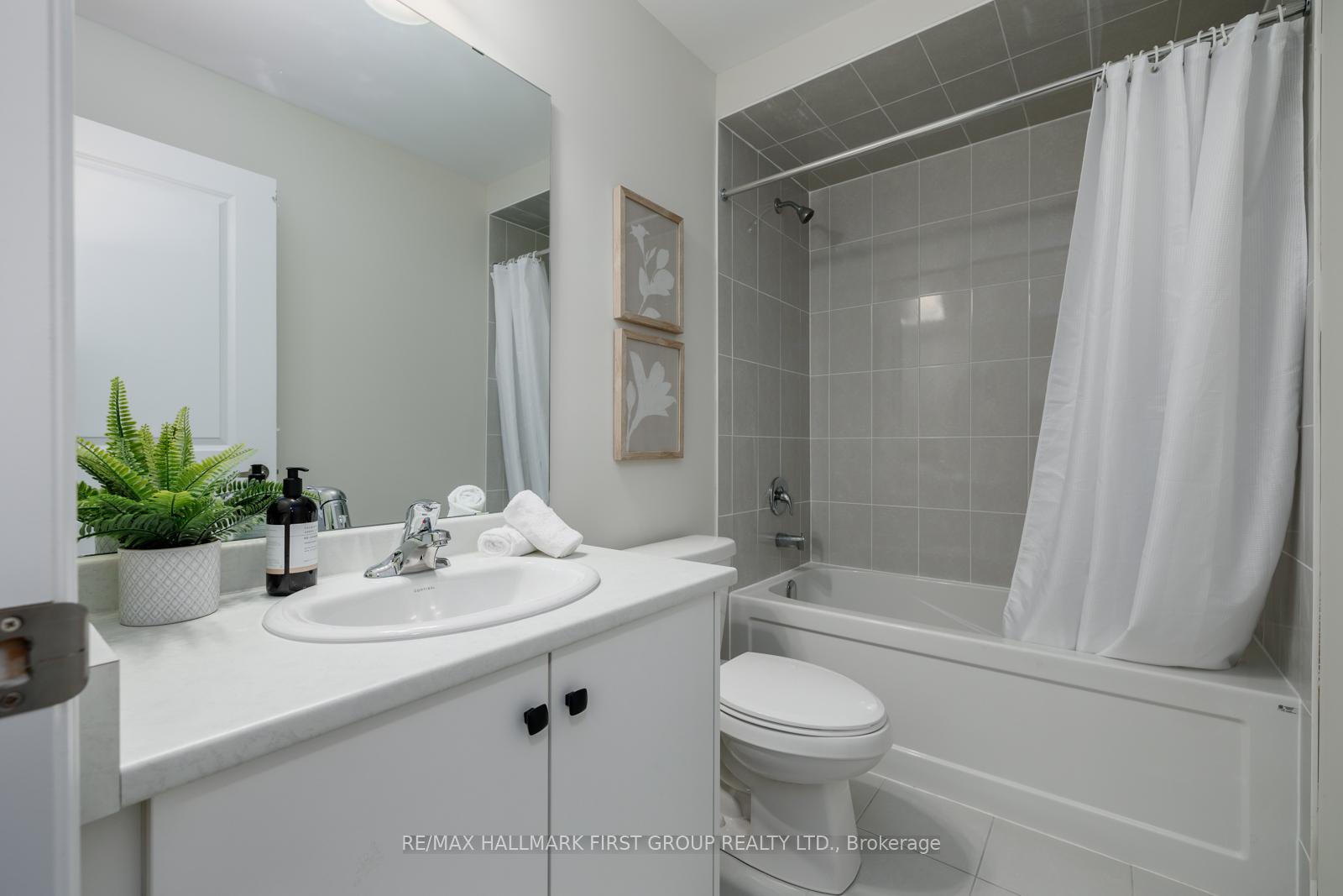Photo 22 of 23 Senay Circle, Clarington, Courtice — HOMEH