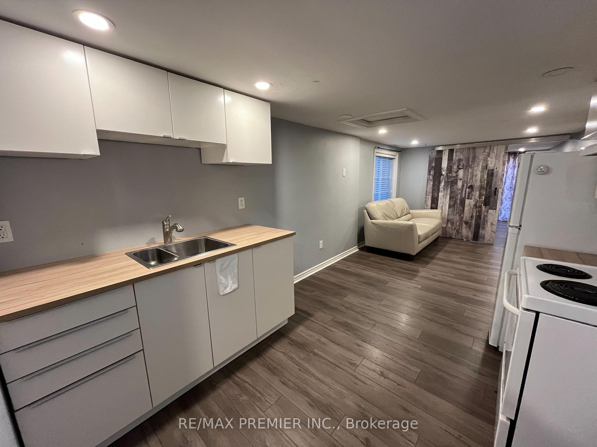 Photo 2 of Unit B, 55 Henry Street, Barrie, Queen's Park — HOMEH