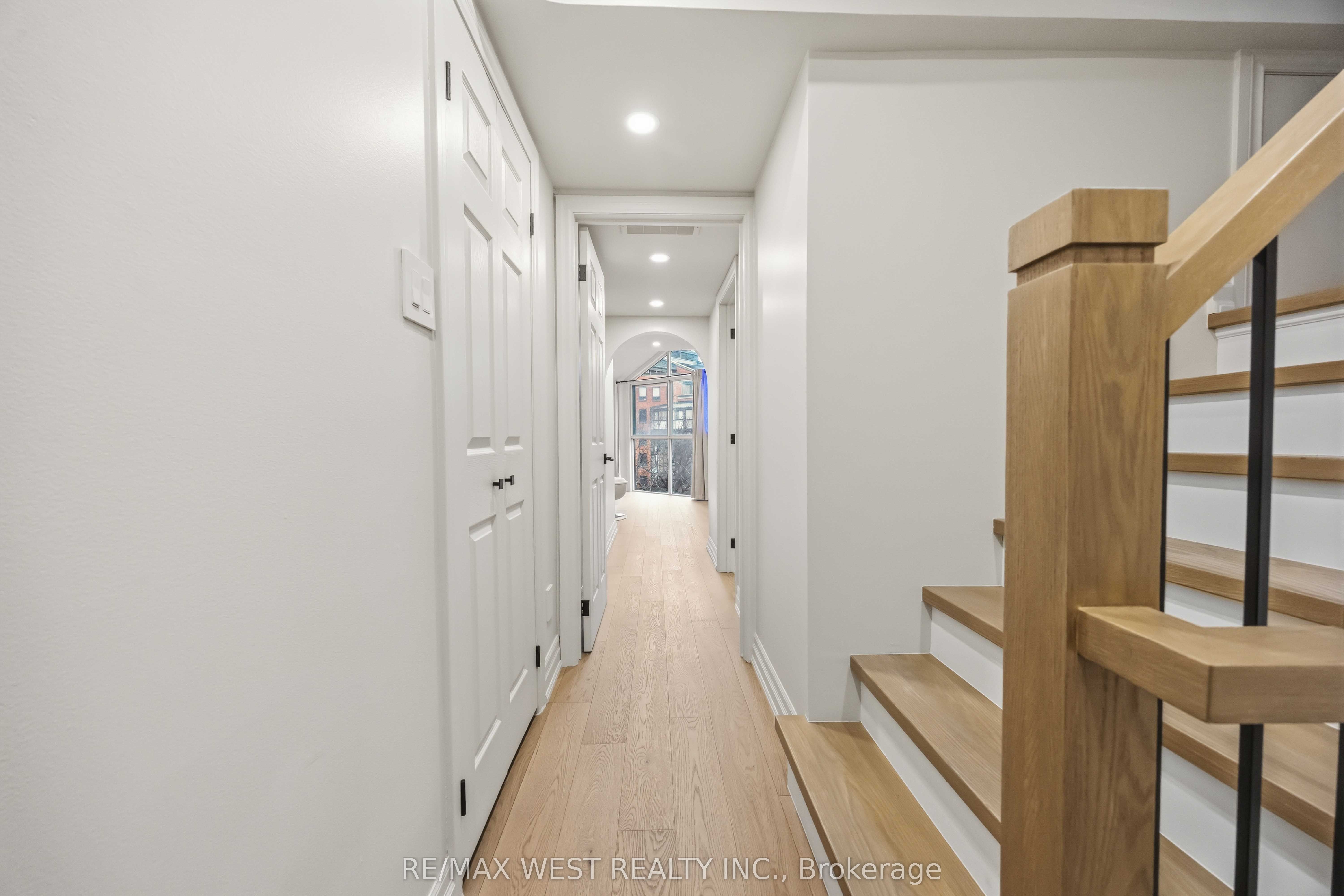 Photo 49 of Unit TH #10, 100 Arbors Lane, Vaughan, West Woodbridge — HOMEH