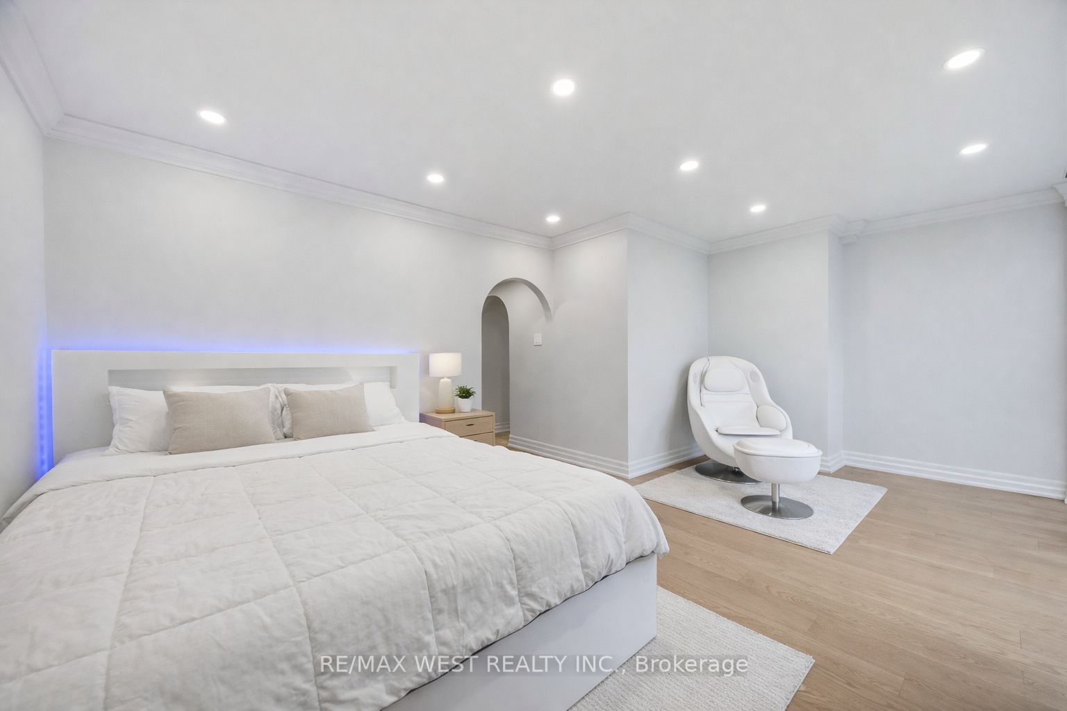 Photo 51 of Unit TH #10, 100 Arbors Lane, Vaughan, West Woodbridge — HOMEH
