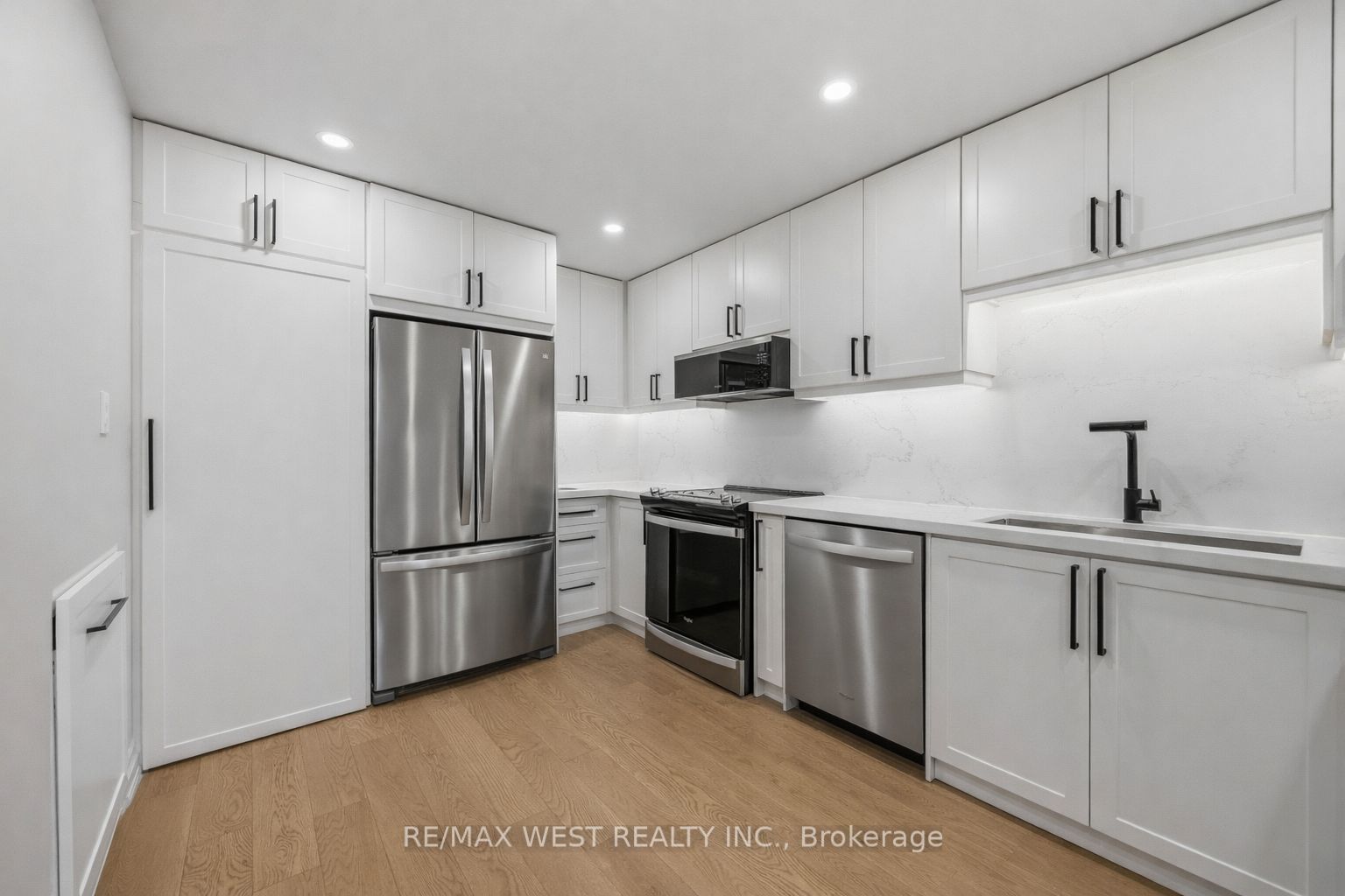 Photo 44 of Unit TH #10, 100 Arbors Lane, Vaughan, West Woodbridge — HOMEH