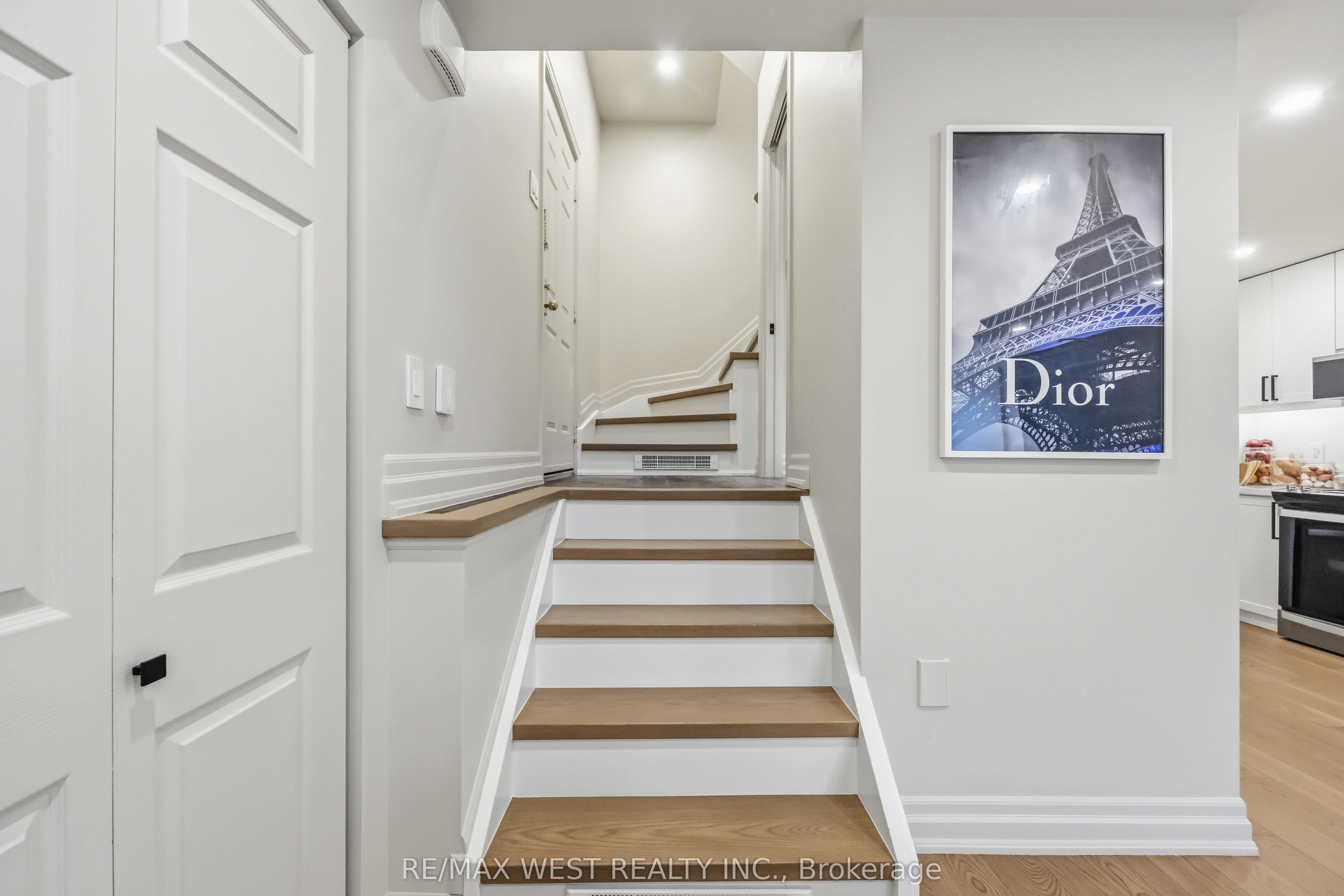 Photo 47 of Unit TH #10, 100 Arbors Lane, Vaughan, West Woodbridge — HOMEH