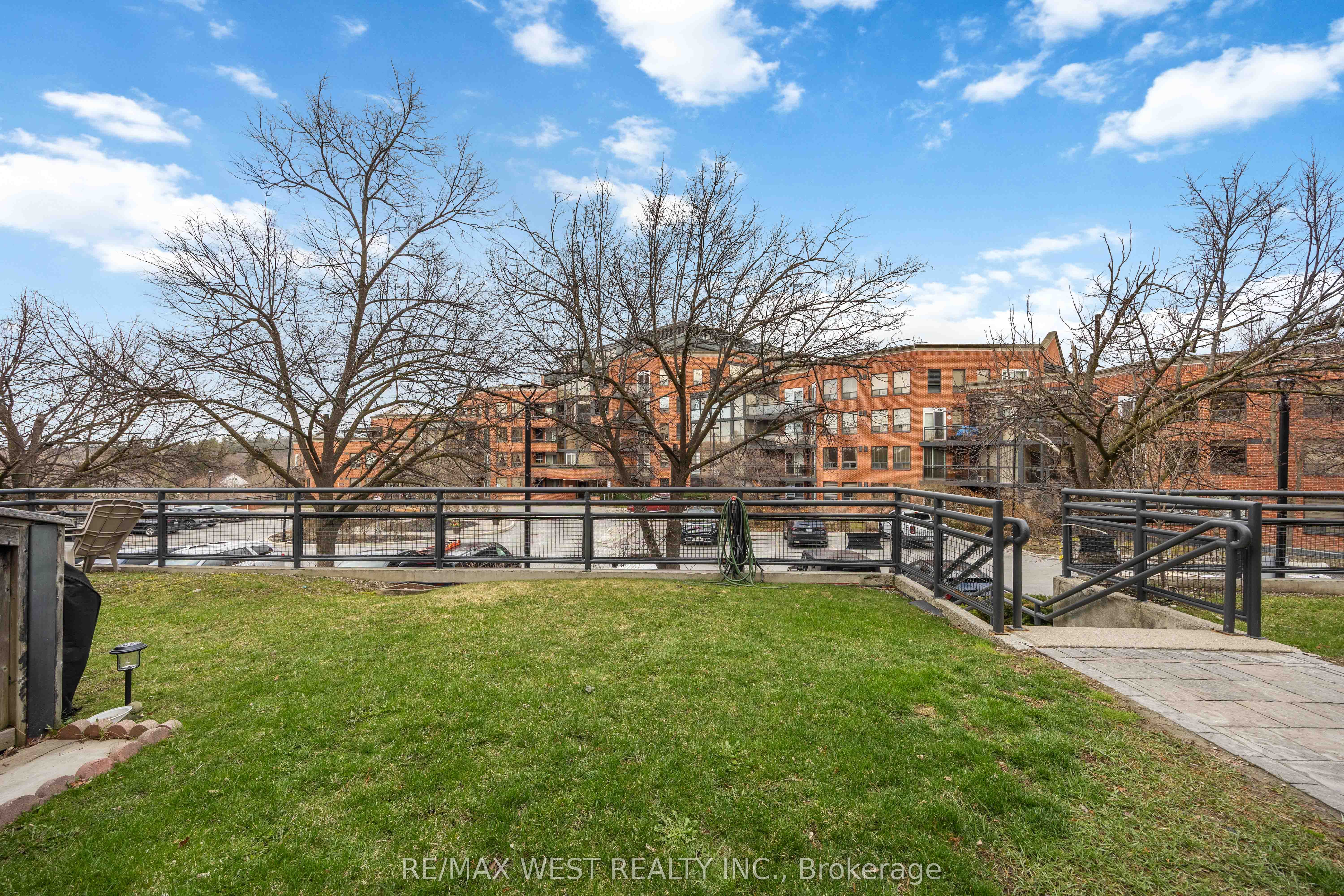Photo 80 of Unit TH #10, 100 Arbors Lane, Vaughan, West Woodbridge — HOMEH
