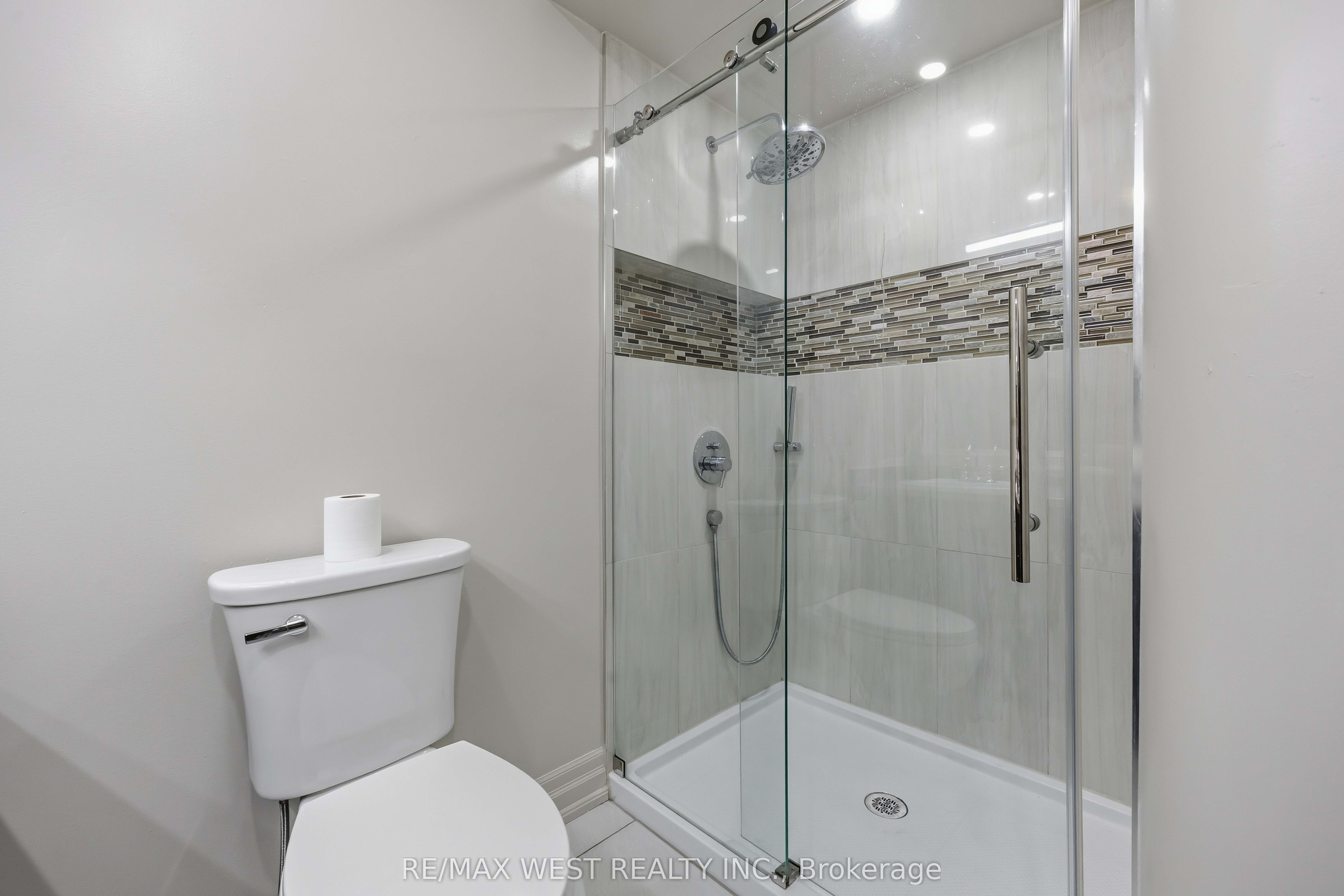 Photo 61 of Unit TH #10, 100 Arbors Lane, Vaughan, West Woodbridge — HOMEH