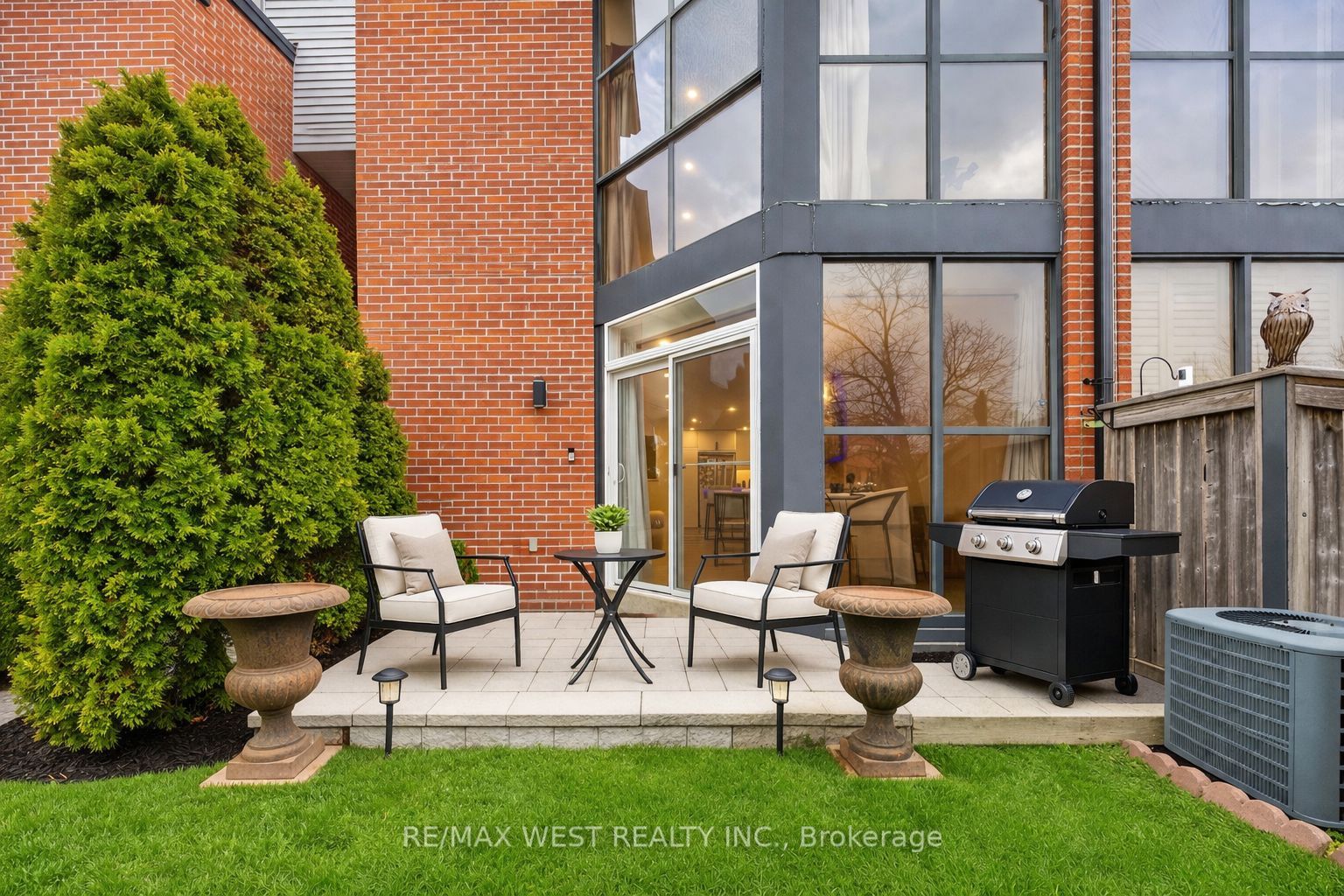 Photo 35 of Unit TH #10, 100 Arbors Lane, Vaughan, West Woodbridge — HOMEH