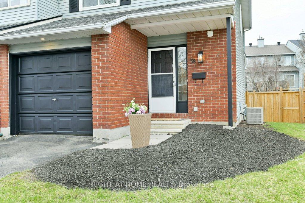 Photo 4 of 38 Wheeler Street, Ottawa, Barrhaven - Cedargrove/Fraserdale — HOMEH