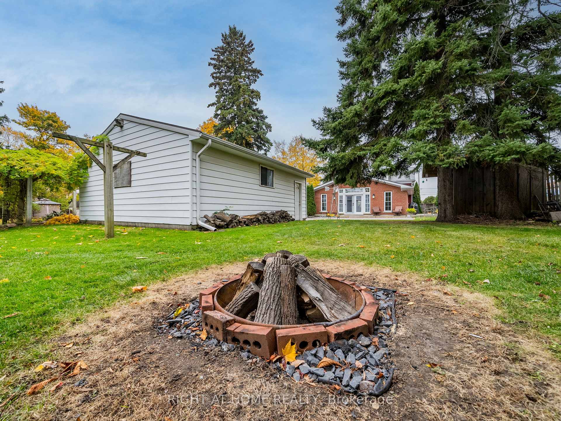 Photo 35 of 103 Scugog Street, Clarington, Bowmanville — HOMEH