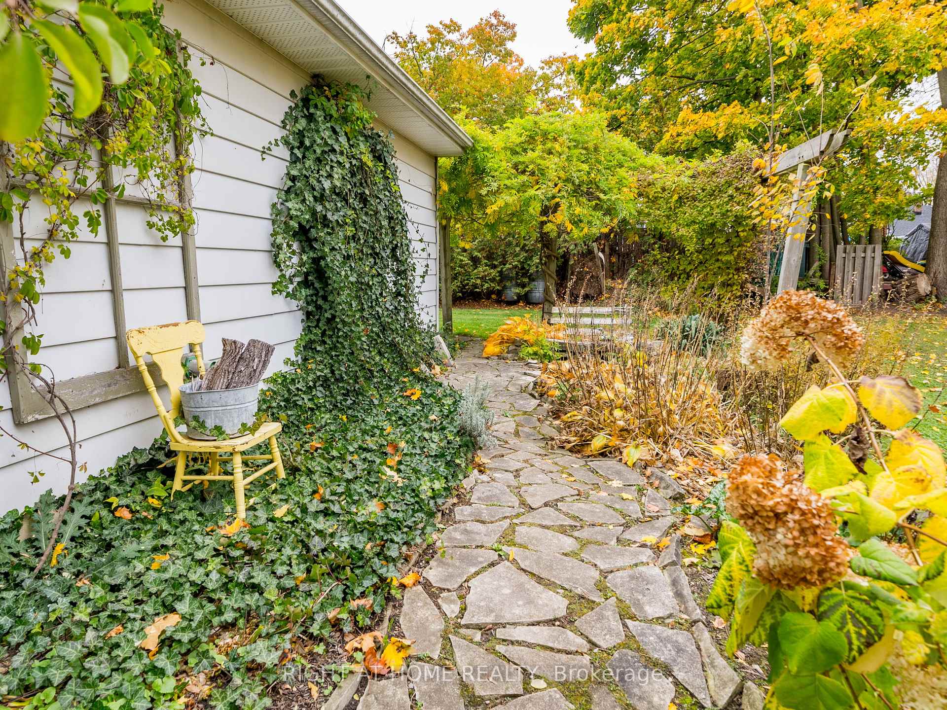 Photo 36 of 103 Scugog Street, Clarington, Bowmanville — HOMEH