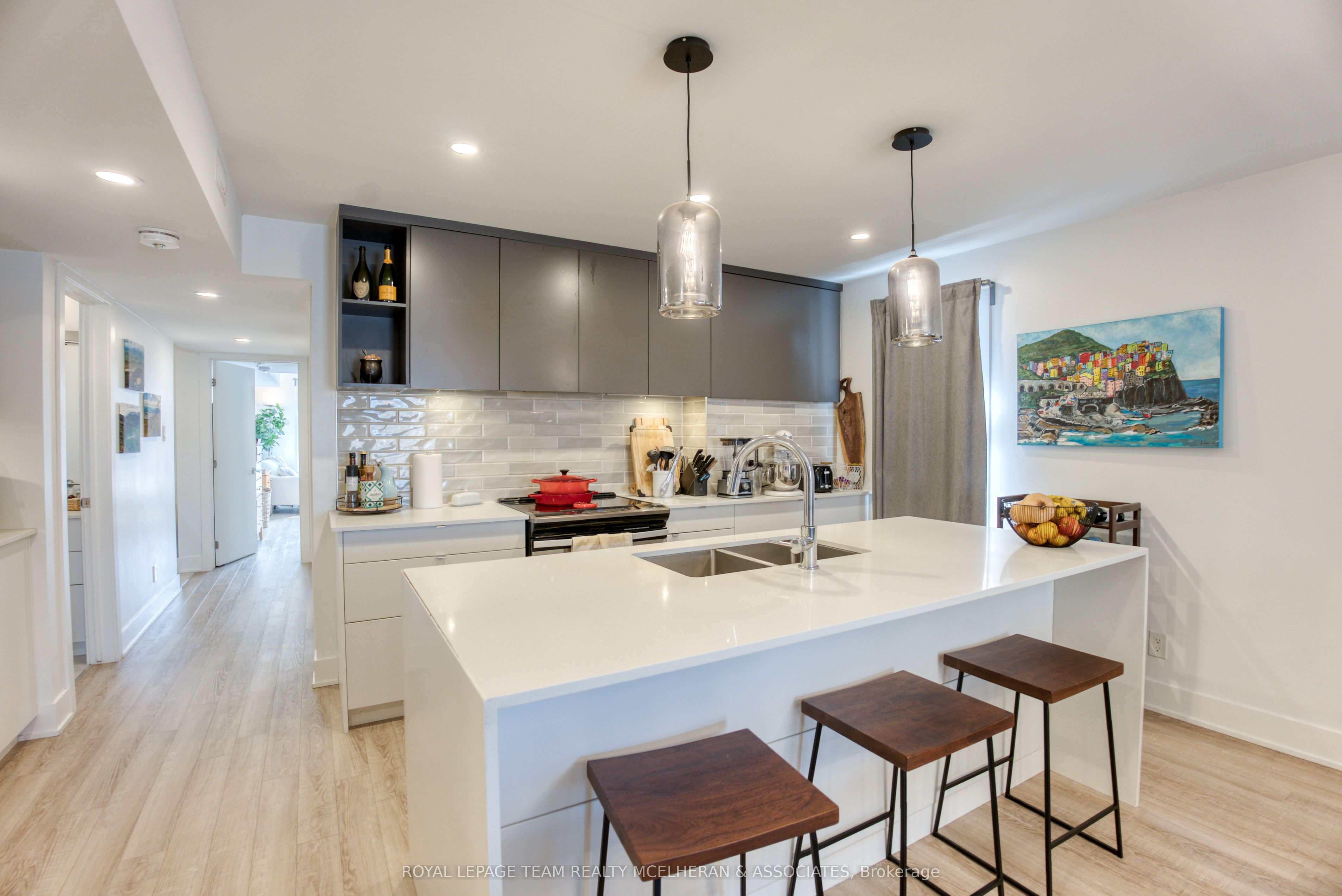 Photo 88 of 576 Byron Avenue, Ottawa, McKellar/Highland — HOMEH