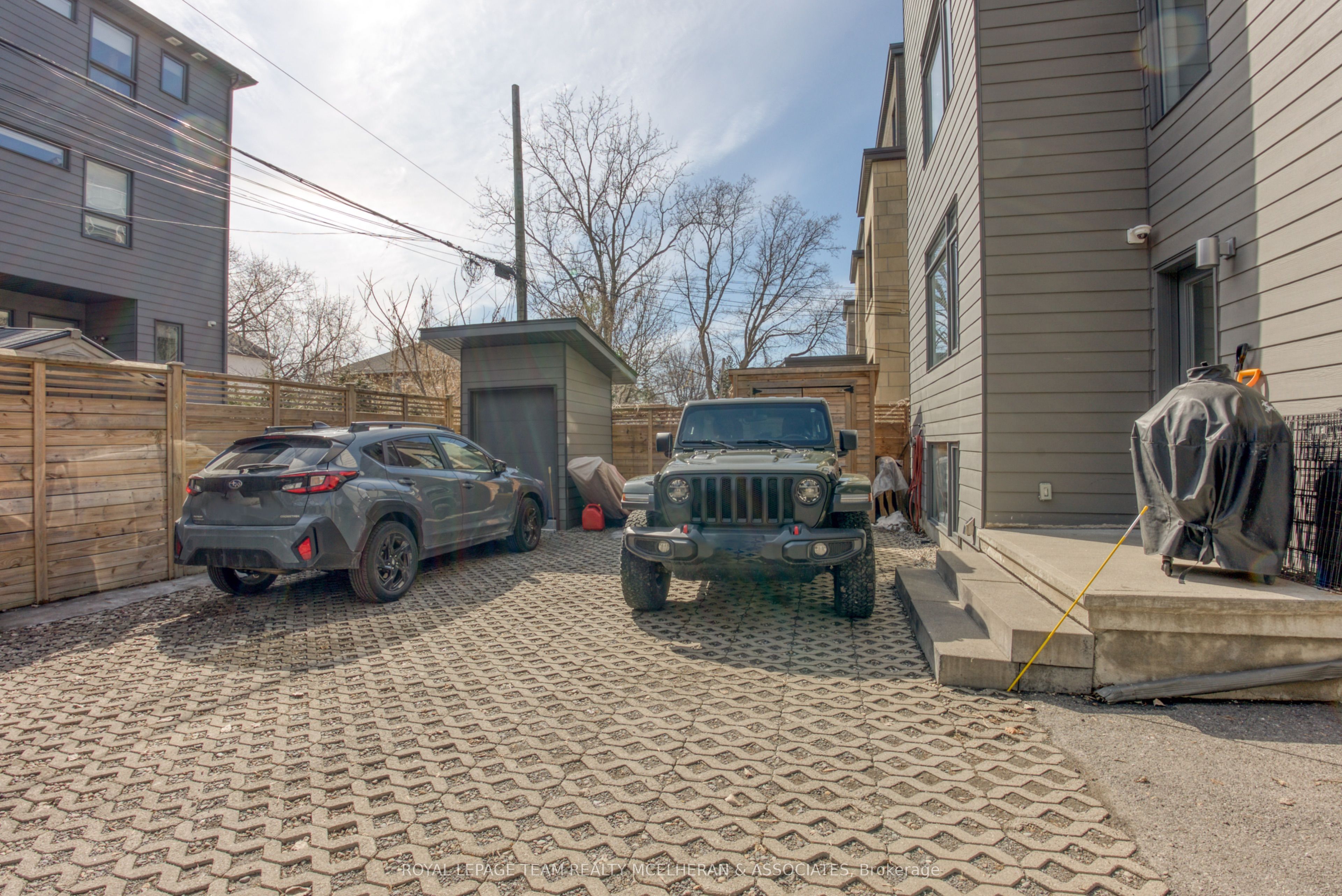 Photo 100 of 576 Byron Avenue, Ottawa, McKellar/Highland — HOMEH