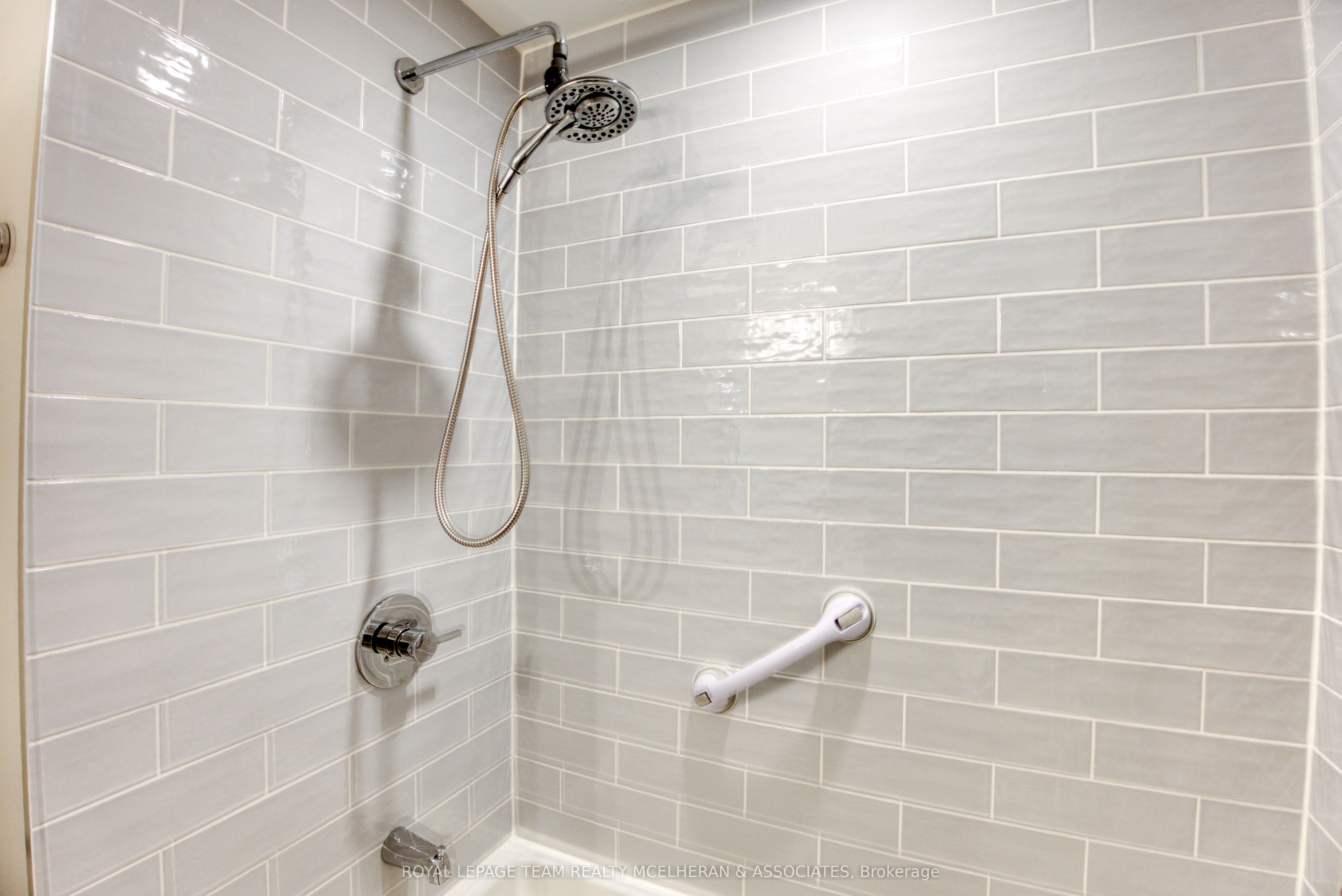 Photo 79 of 576 Byron Avenue, Ottawa, McKellar/Highland — HOMEH