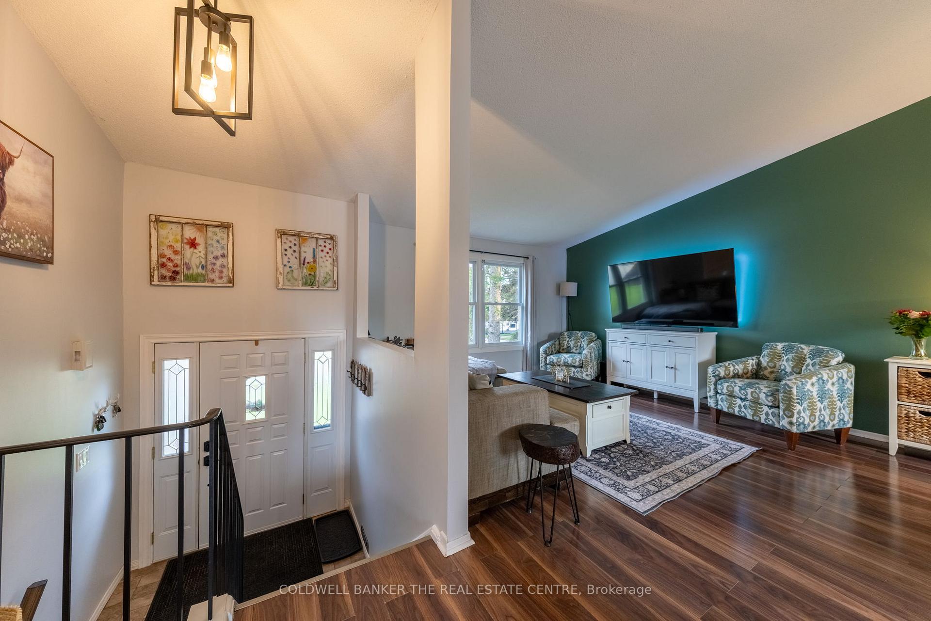 Photo 3 of 103 Oren Boulevard, Barrie, Sunnidale — HOMEH