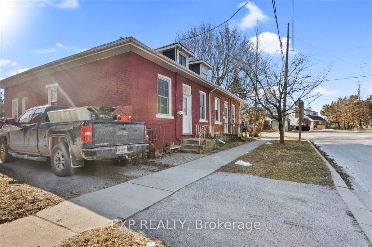Photo 3 of 27 Church Street, Clarington, Bowmanville — HOMEH