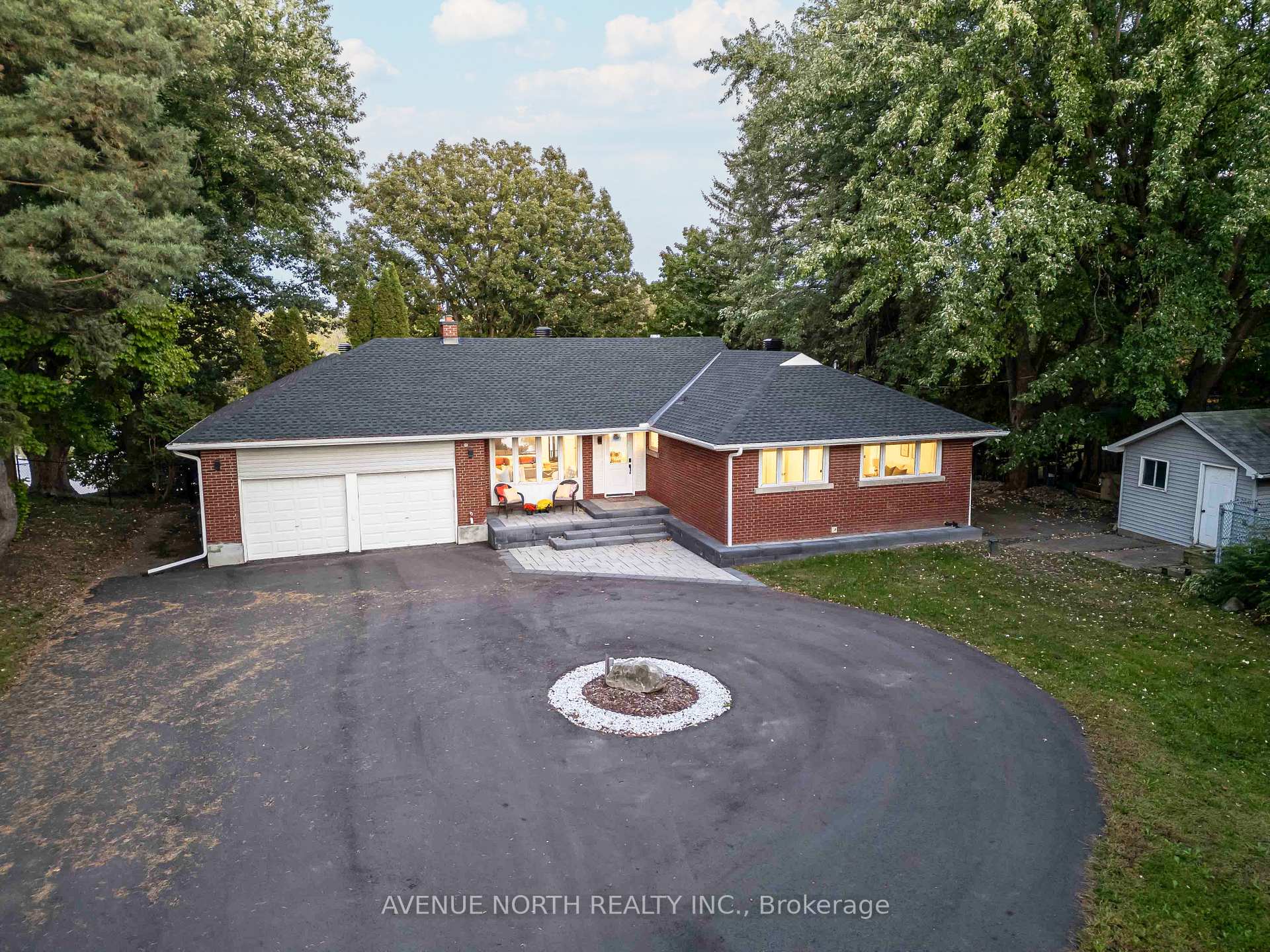 Front of 3027 Prince Of Wales Drive
