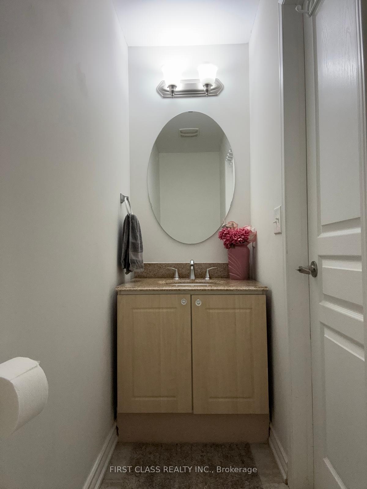 Photo 6 of 23 Darryl Caswell Way, Clarington, Bowmanville — HOMEH