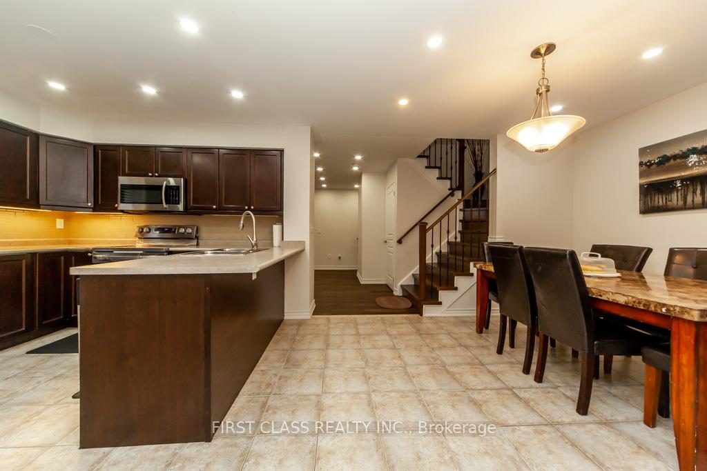 Photo 9 of 23 Darryl Caswell Way, Clarington, Bowmanville — HOMEH