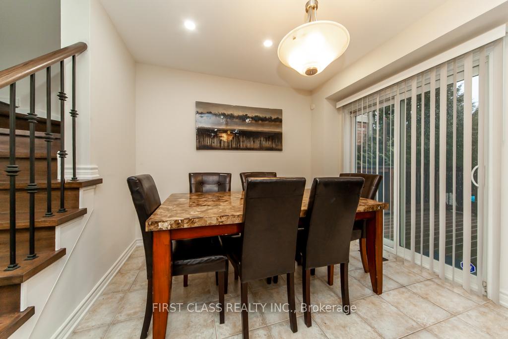 Photo 11 of 23 Darryl Caswell Way, Clarington, Bowmanville — HOMEH