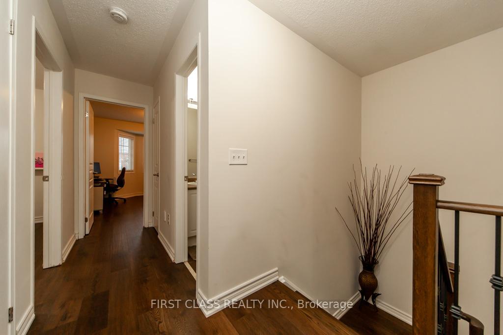 Photo 15 of 23 Darryl Caswell Way, Clarington, Bowmanville — HOMEH