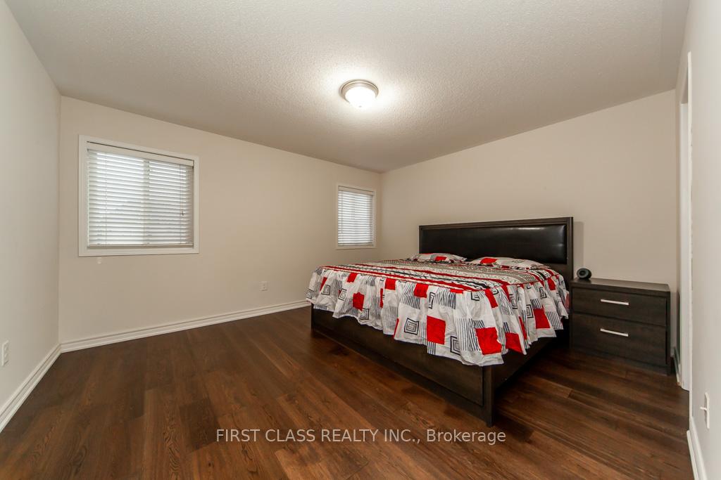 Photo 16 of 23 Darryl Caswell Way, Clarington, Bowmanville — HOMEH