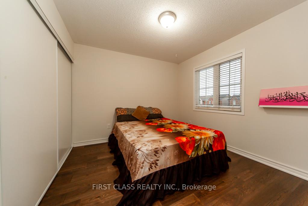 Photo 20 of 23 Darryl Caswell Way, Clarington, Bowmanville — HOMEH