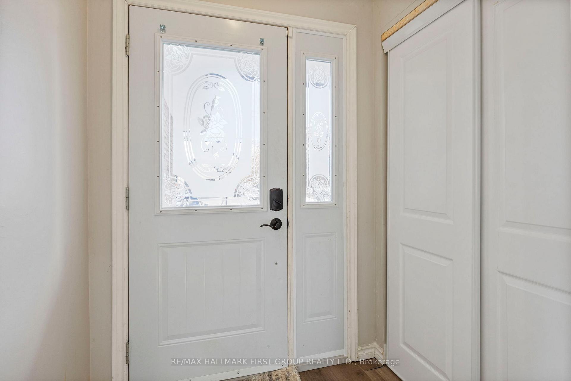 Photo 2 of 26 Waverley Road, Clarington, Bowmanville — HOMEH