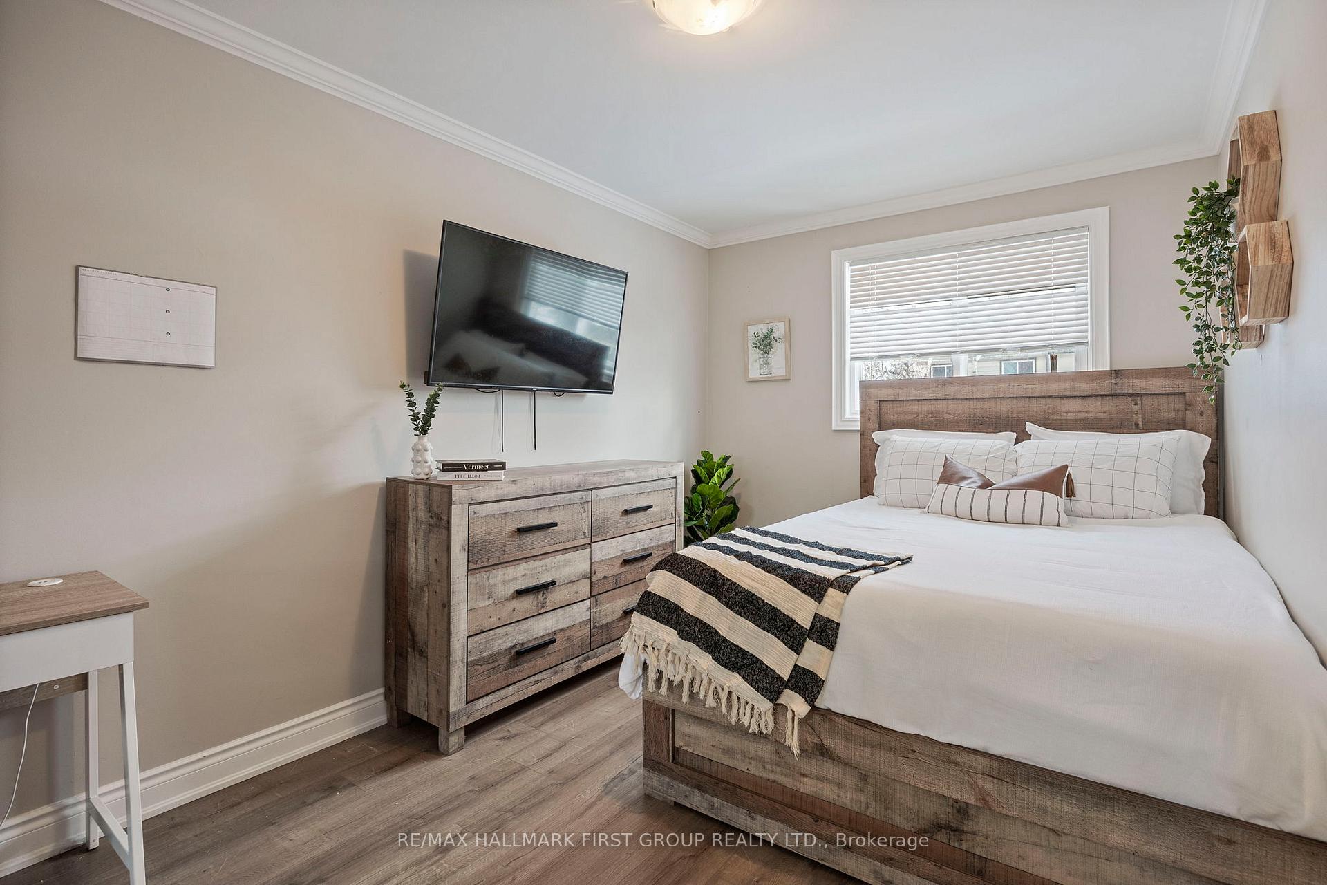 Photo 21 of 26 Waverley Road, Clarington, Bowmanville — HOMEH