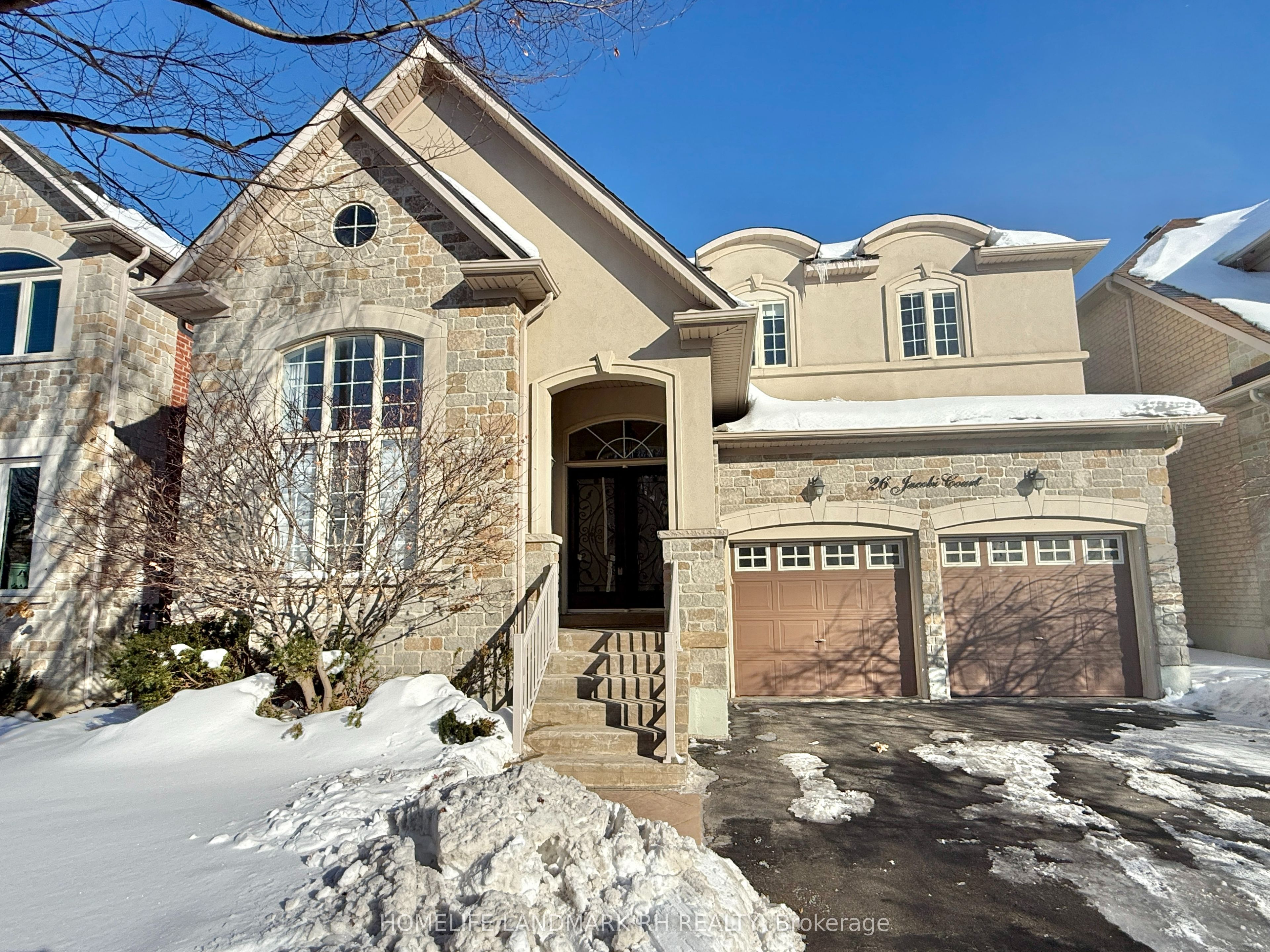 Photo 2 of 26 Jacobi Court, Vaughan, Patterson — HOMEH