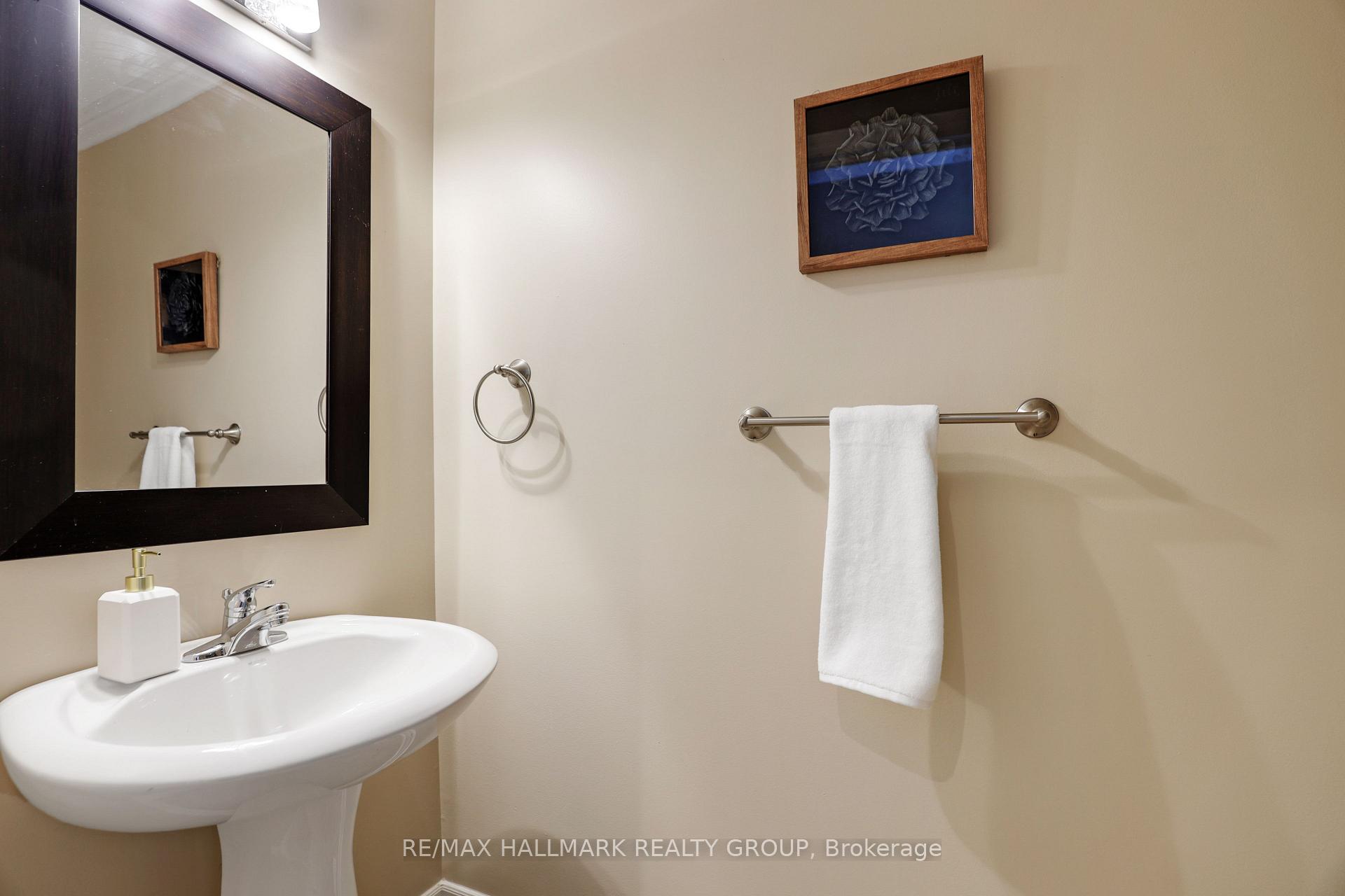 Photo 4 of 58 Selhurst Avenue, Ottawa, Barrhaven East — HOMEH