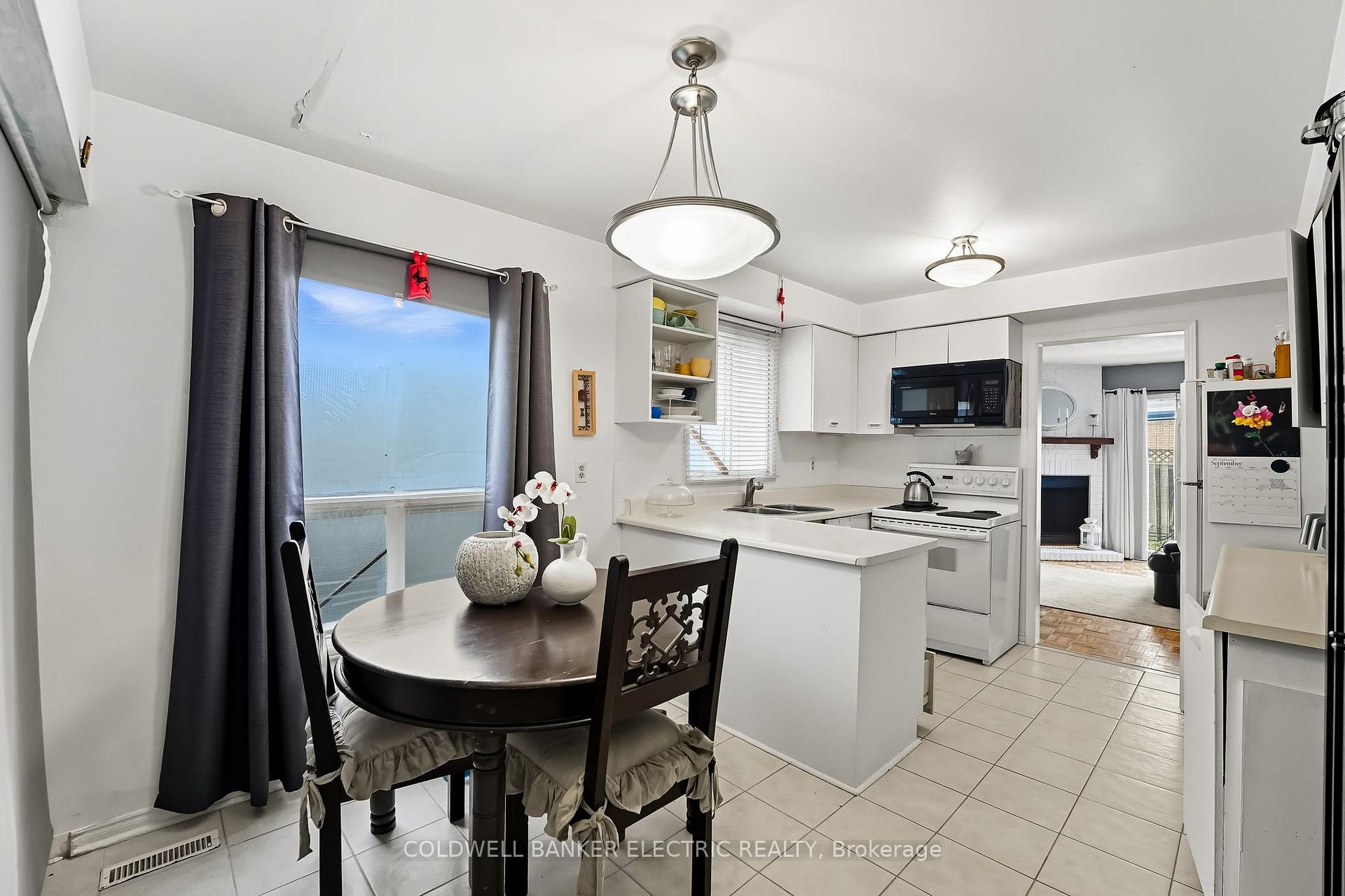 Photo 18 of 50 Leach Drive, Ajax, South East — HOMEH