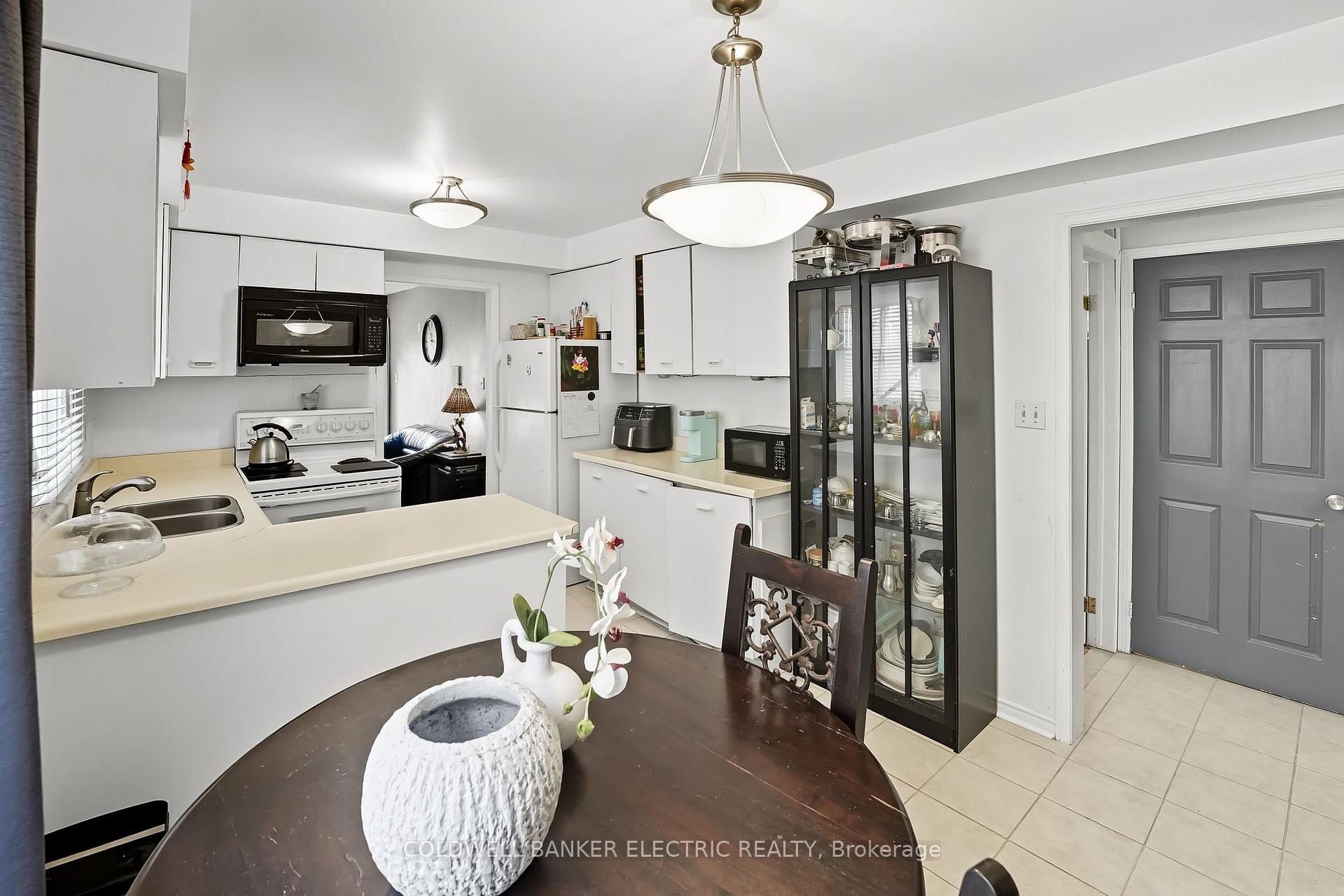Photo 19 of 50 Leach Drive, Ajax, South East — HOMEH