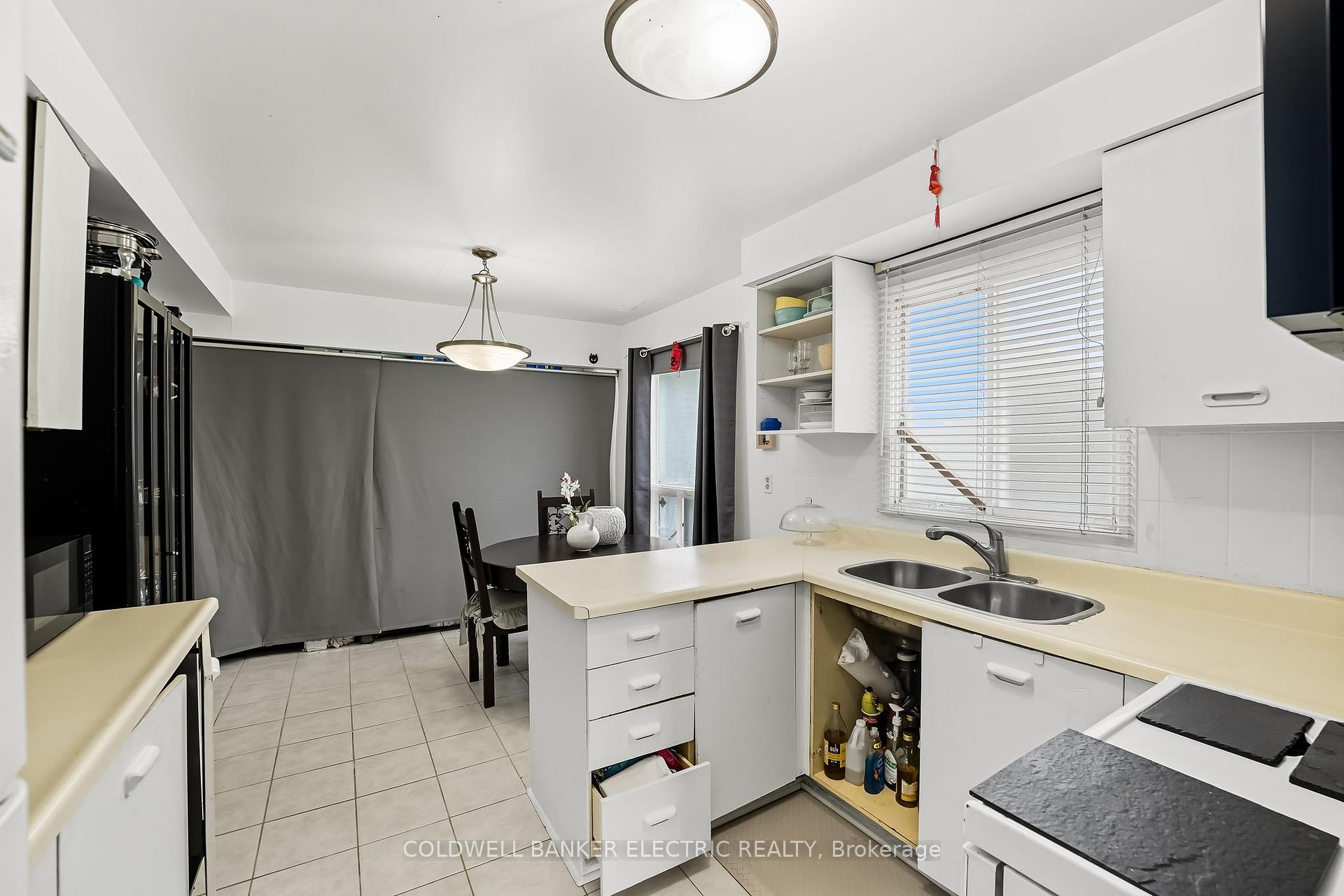 Photo 21 of 50 Leach Drive, Ajax, South East — HOMEH