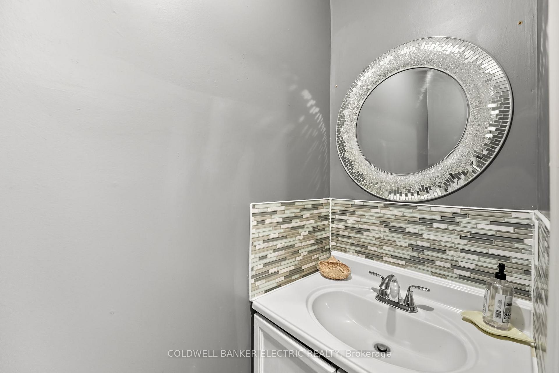 Photo 25 of 50 Leach Drive, Ajax, South East — HOMEH